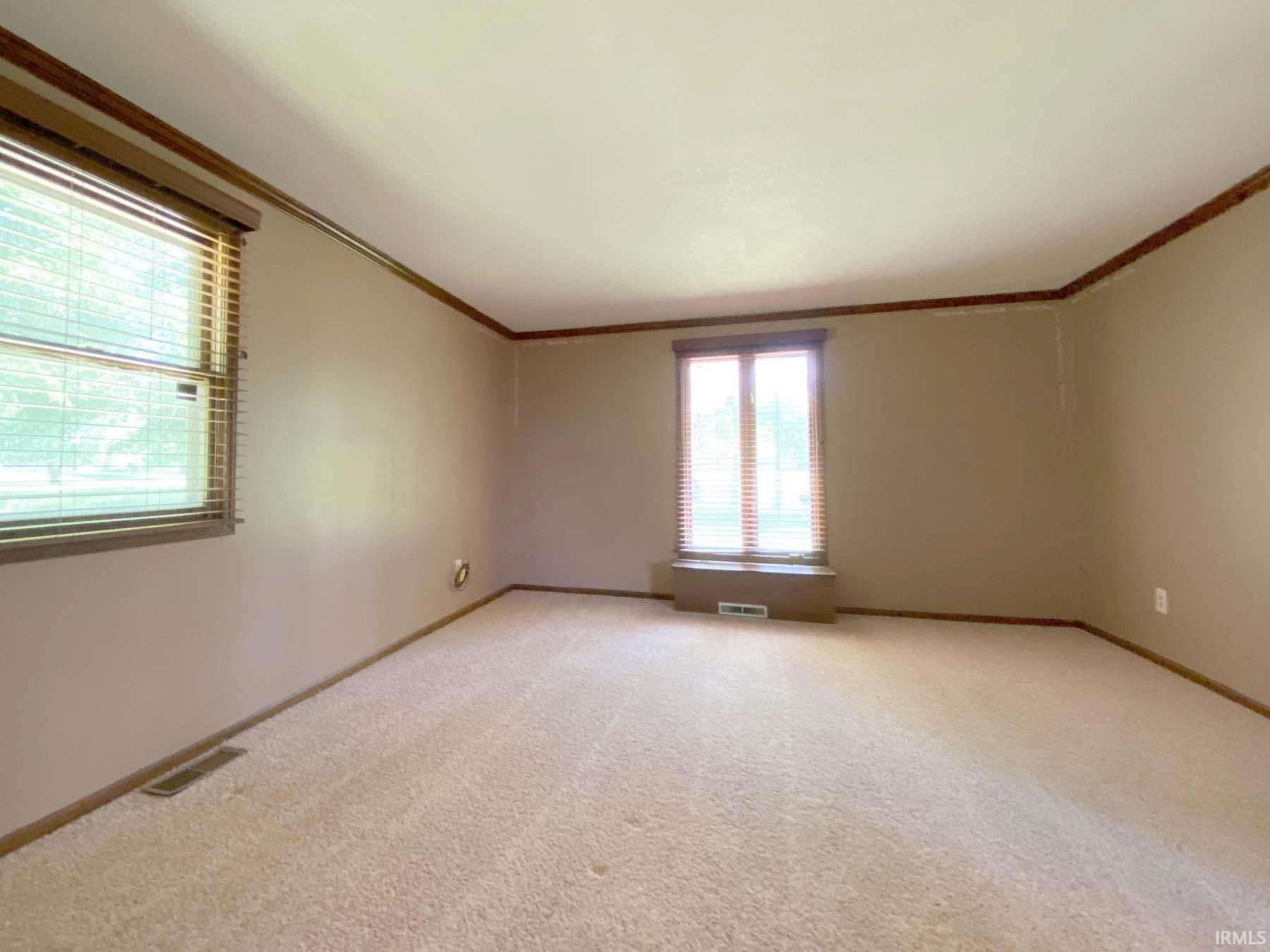 1536 W Business 30
