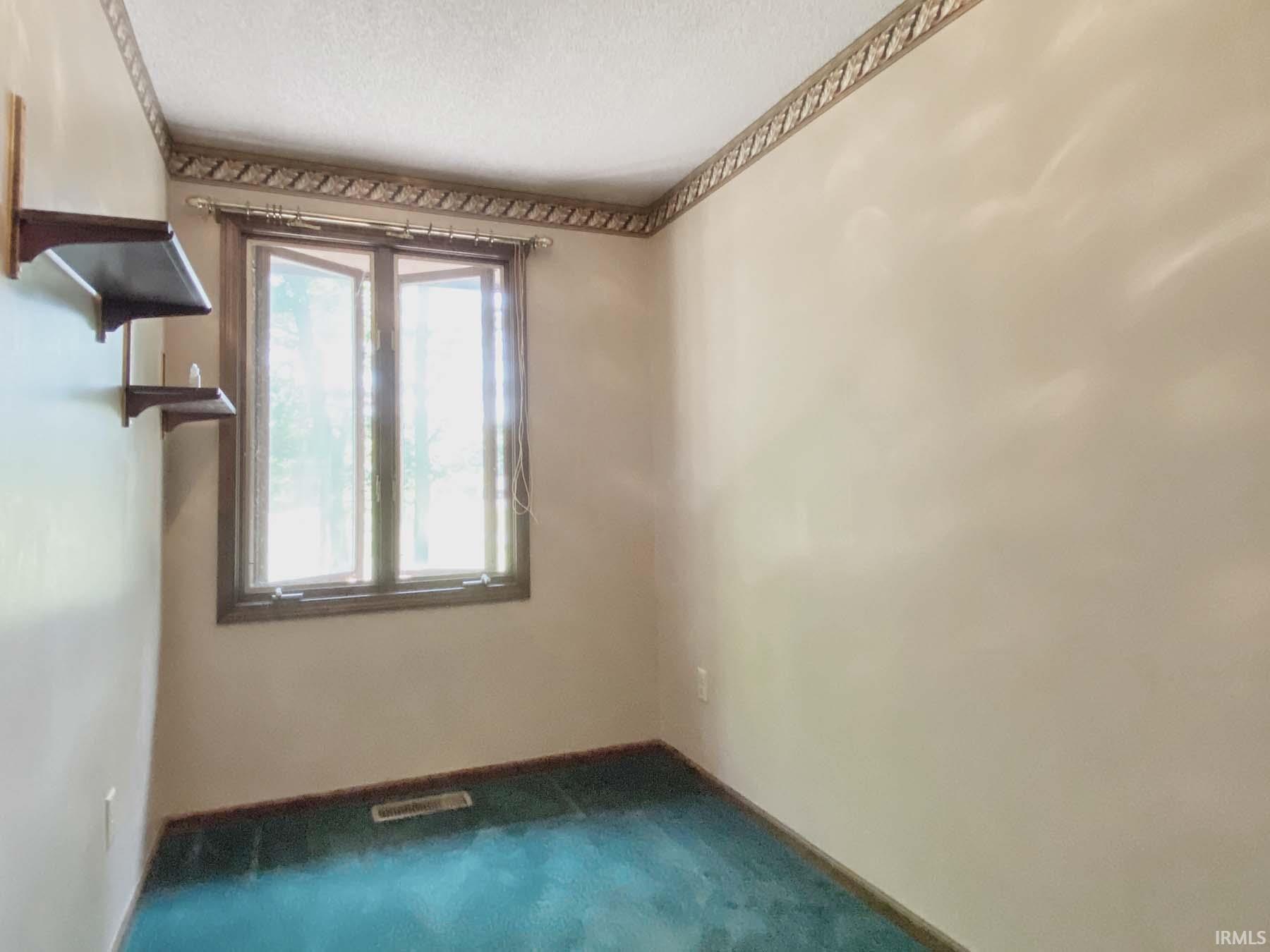1536 W Business 30