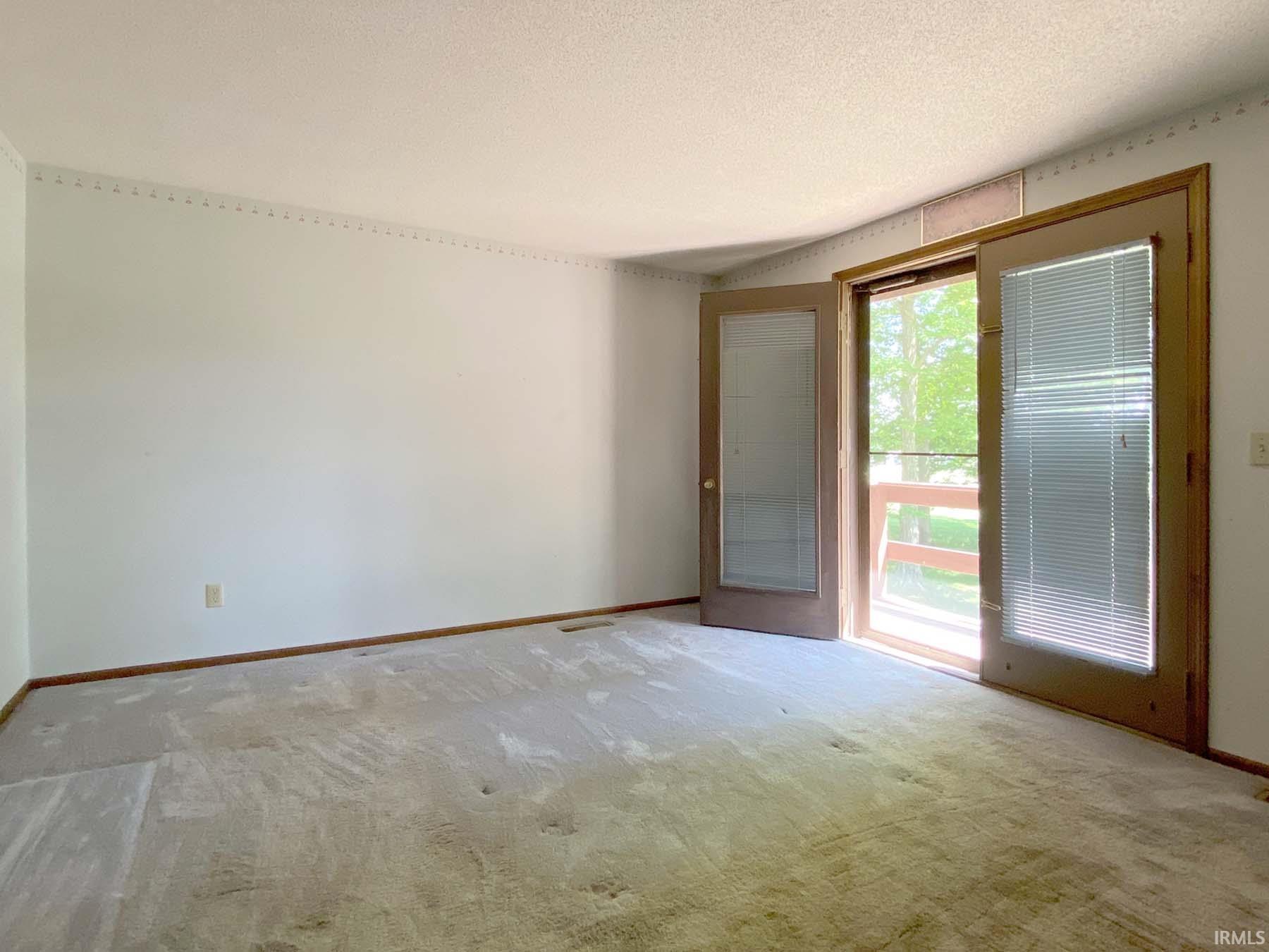 1536 W Business 30