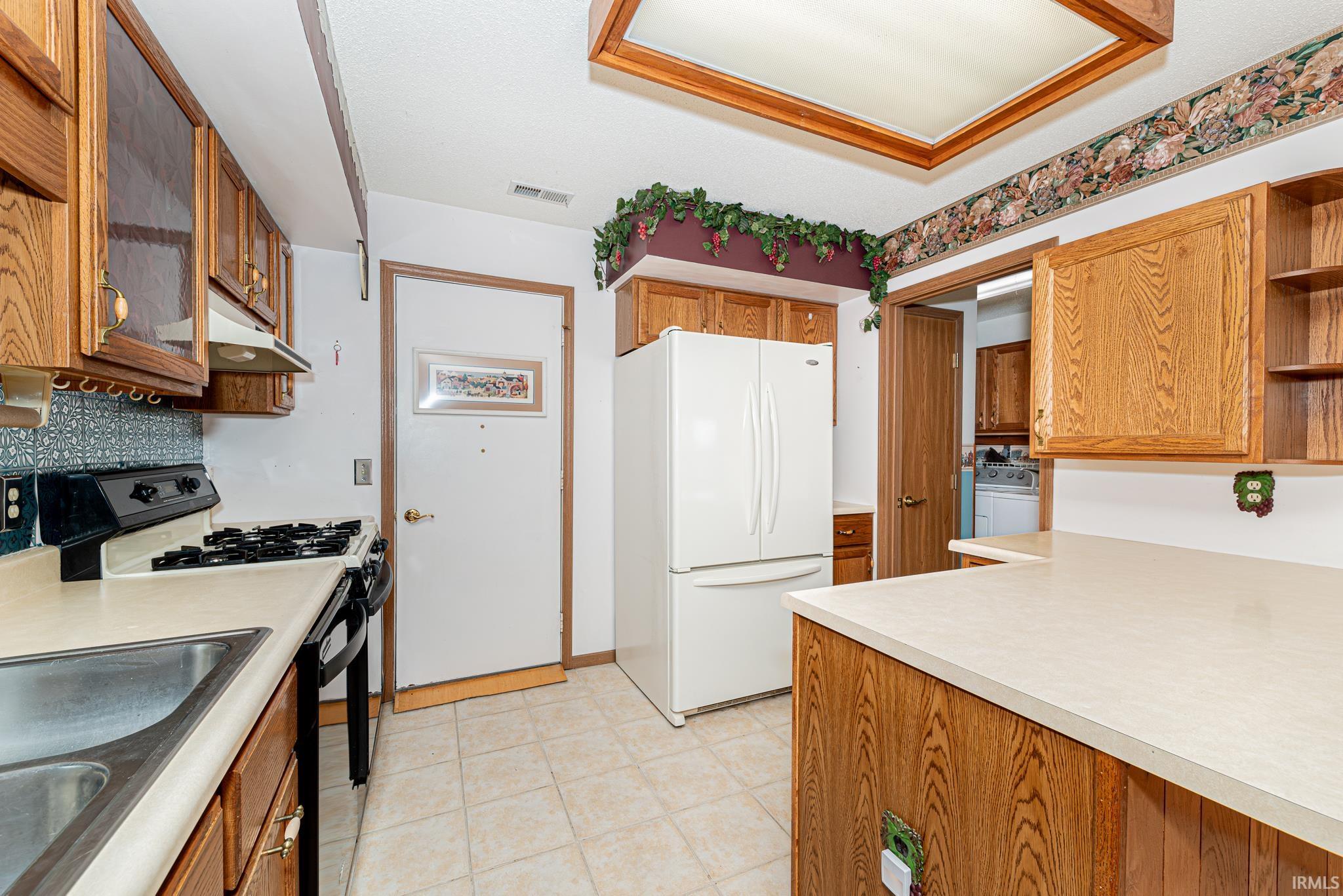 608 Fairview Court