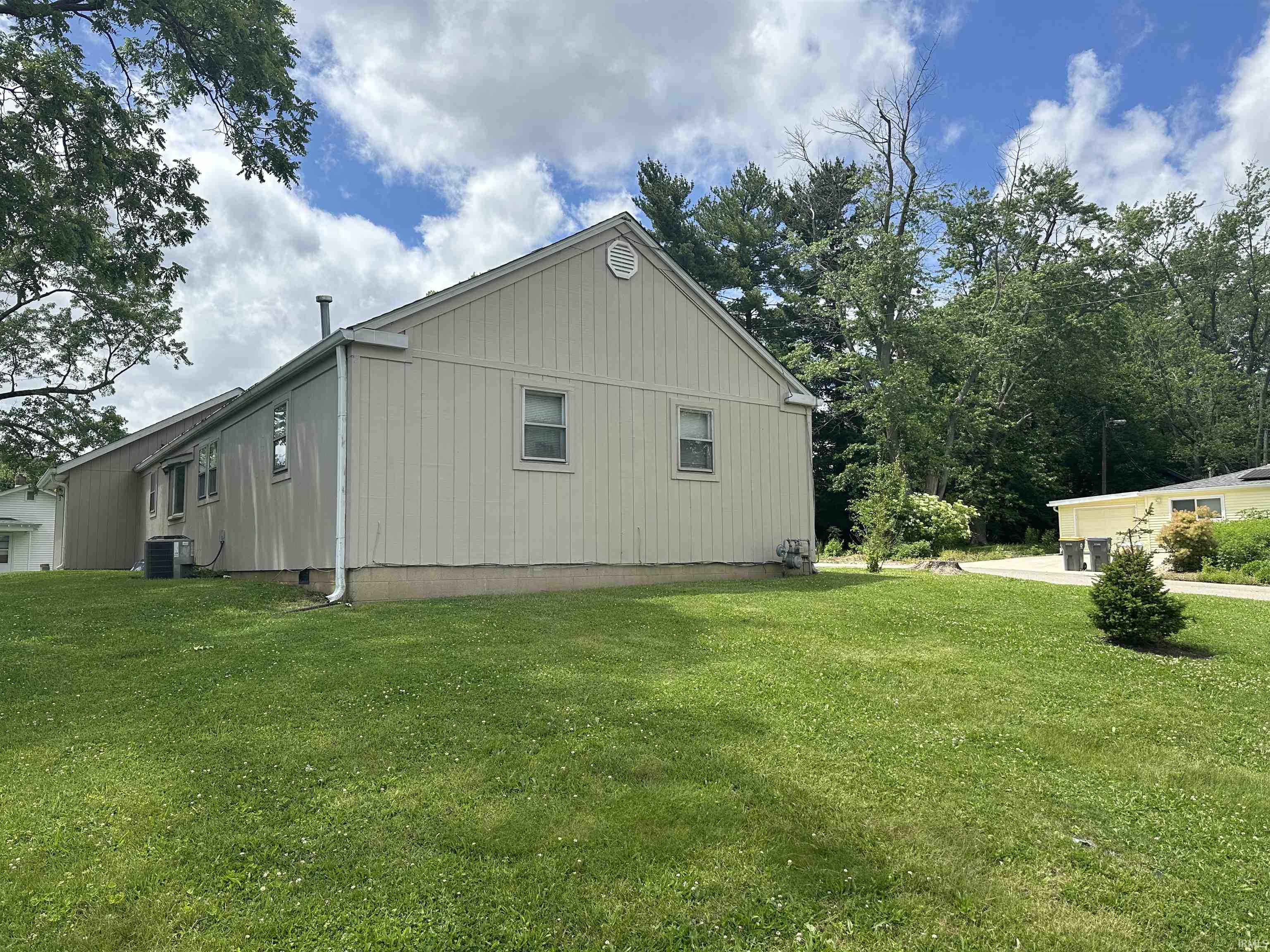 Homes for sale in Bloomington, IN | 801 W 12Th St, Bloomington, IN 47404 | MLS# 202419296