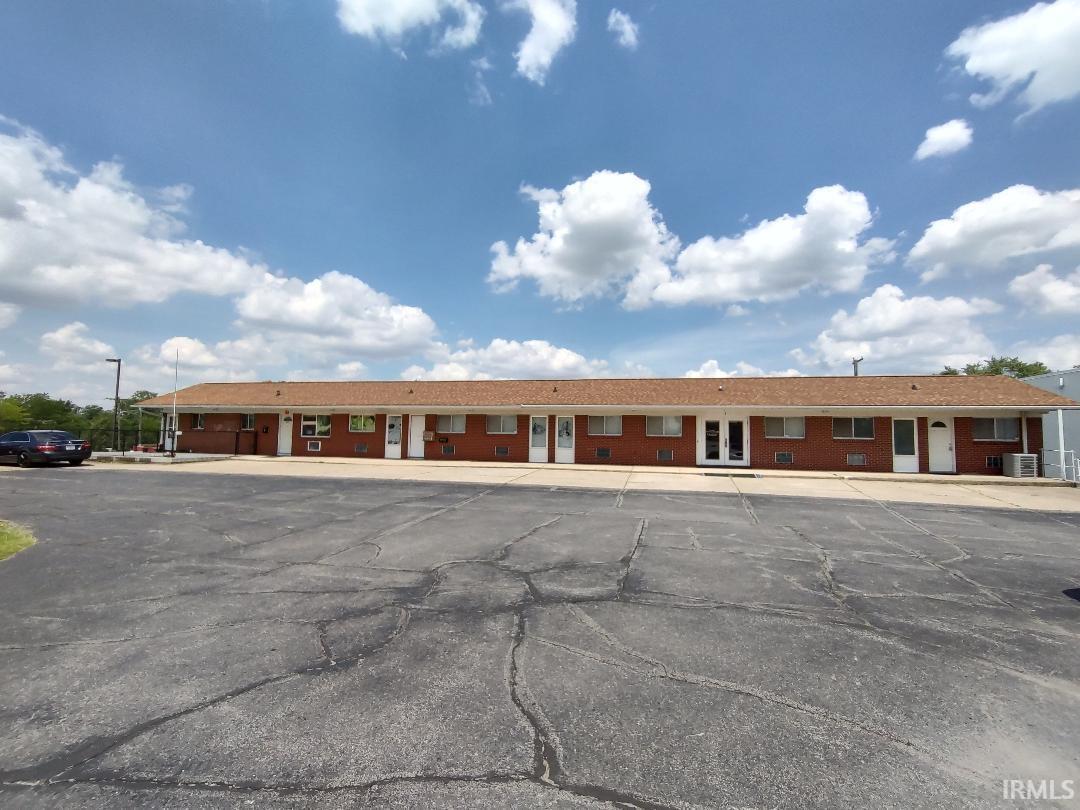 Photo 1 of 5634 W Jefferson Boulevard