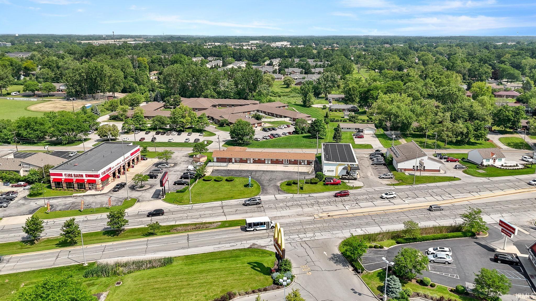 Photo 13 of 5634 W Jefferson Boulevard