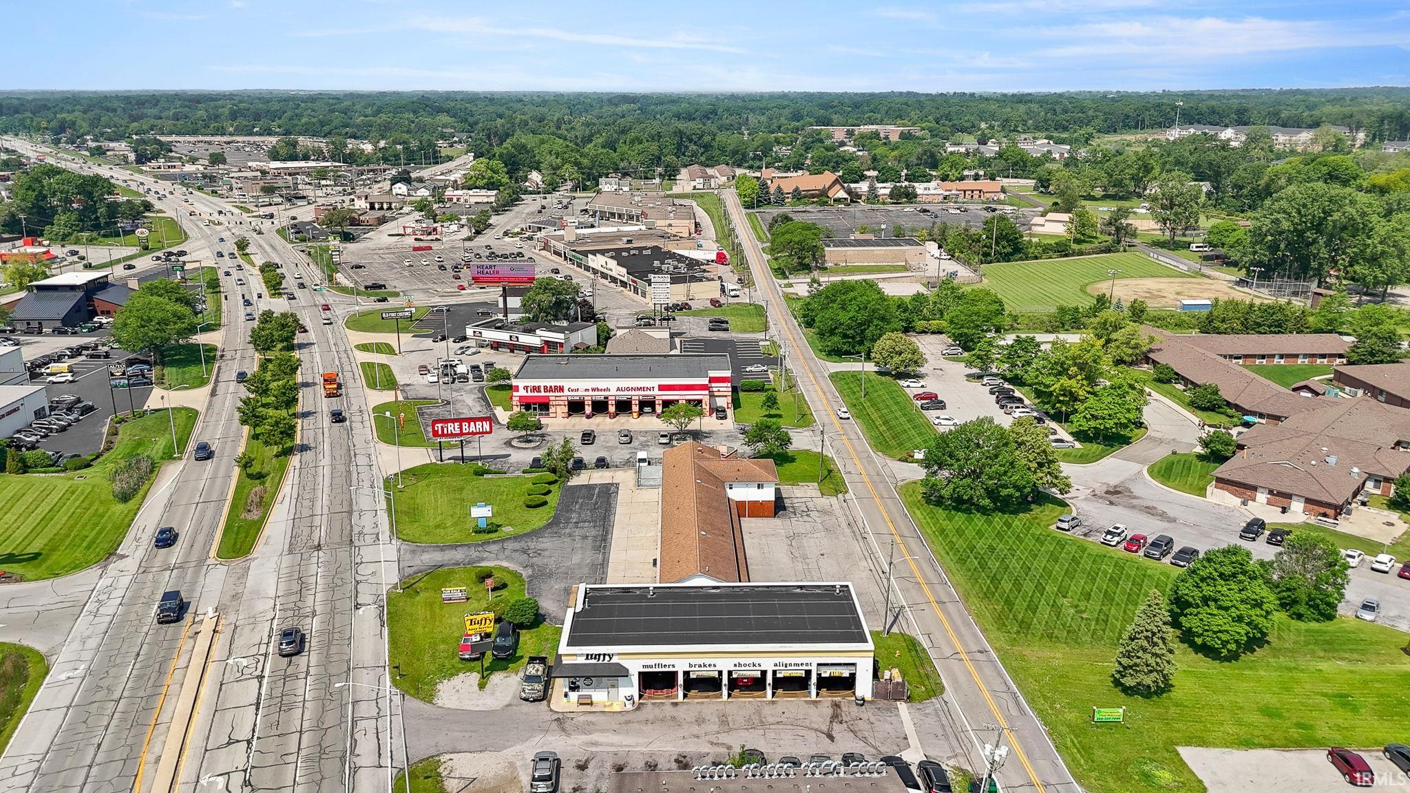 Photo 14 of 5634 W Jefferson Boulevard