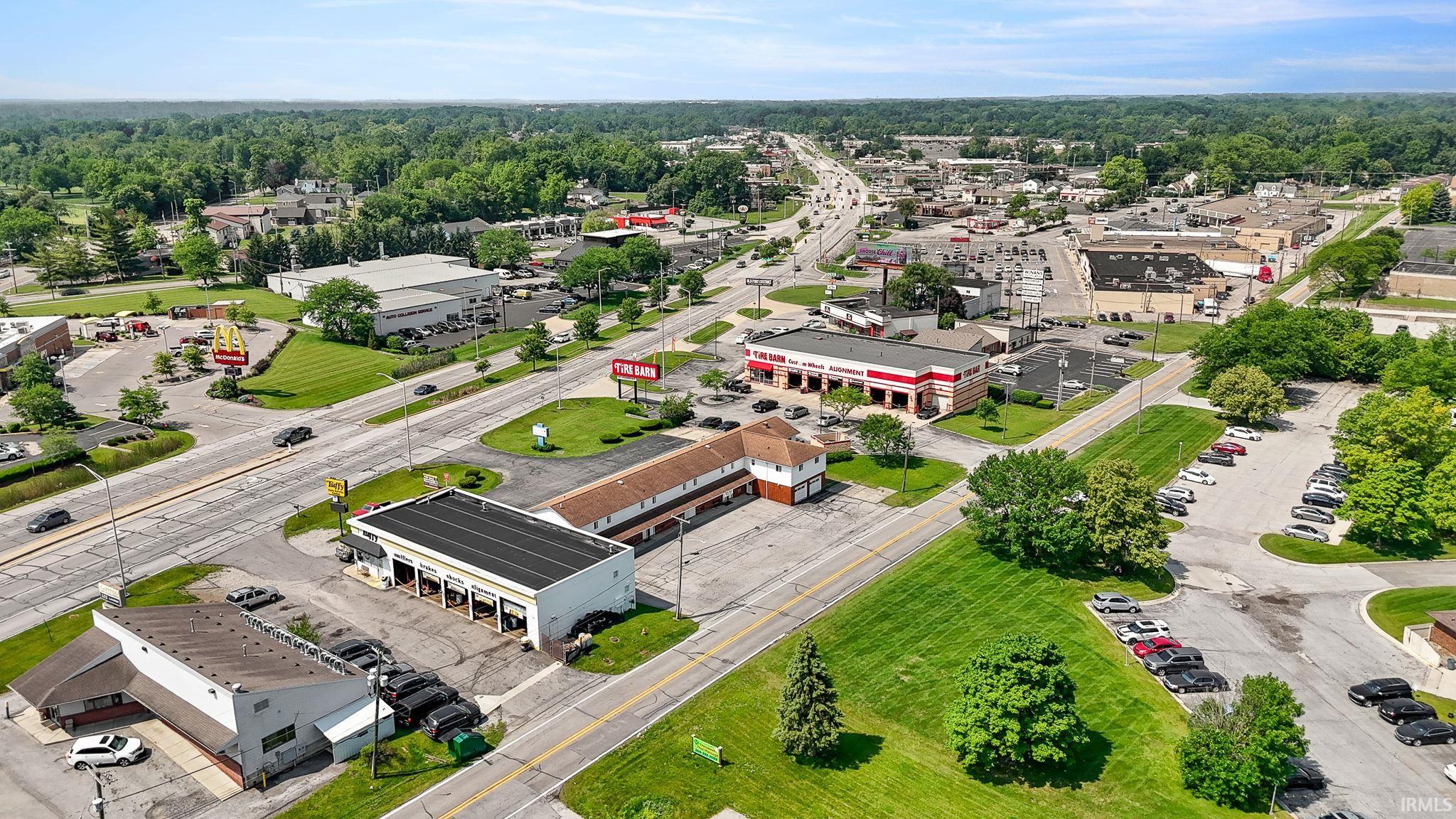 Photo 15 of 5634 W Jefferson Boulevard