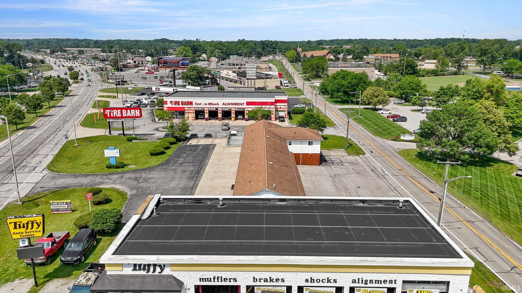 Photo 5 of 5634 W Jefferson Boulevard