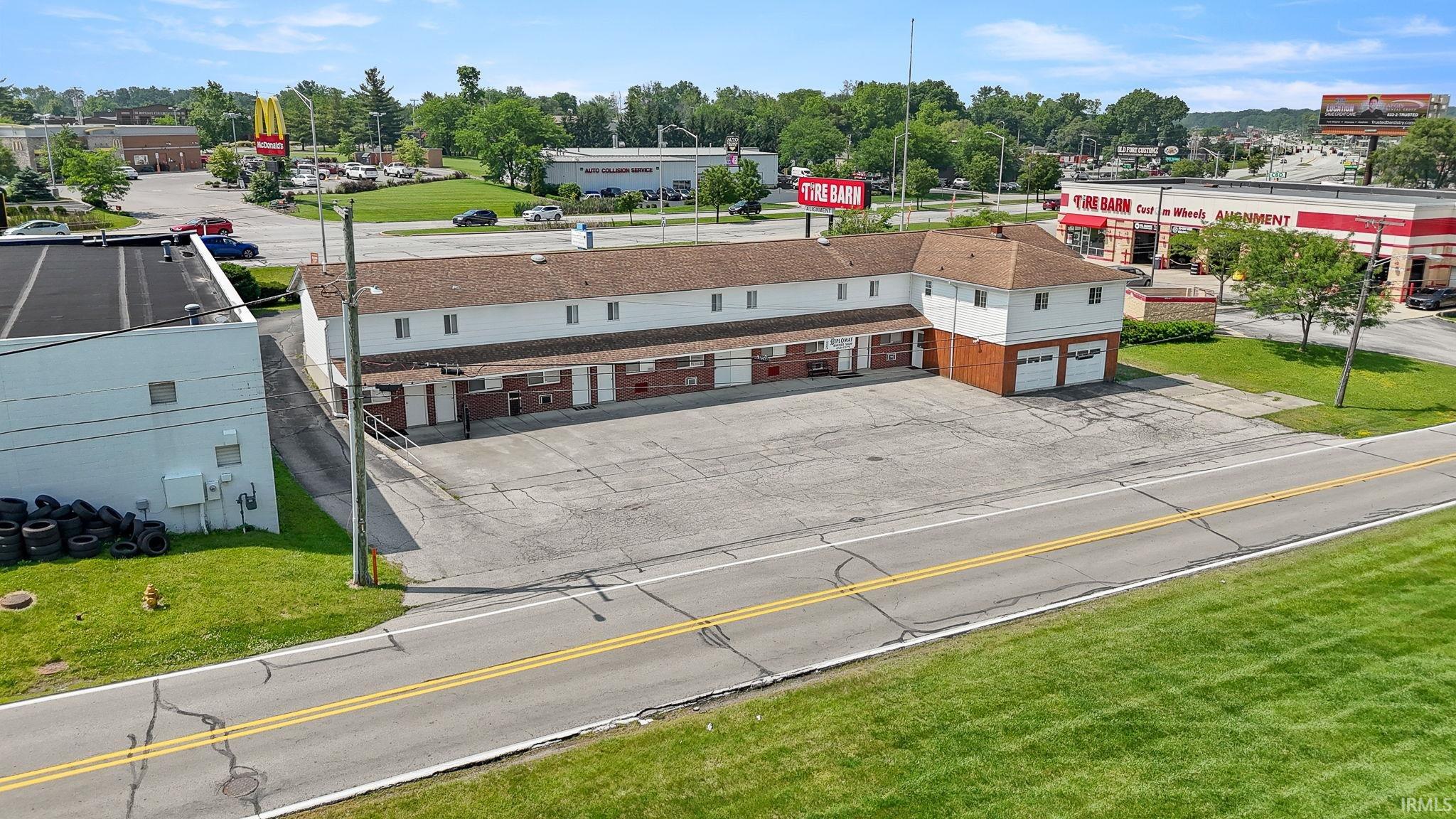 Photo 6 of 5634 W Jefferson Boulevard