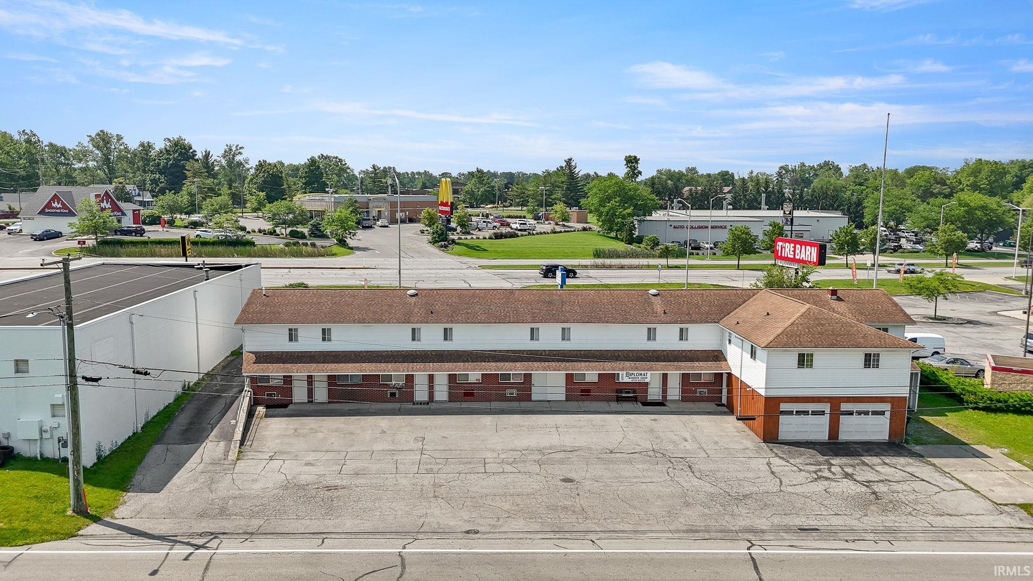 Photo 7 of 5634 W Jefferson Boulevard