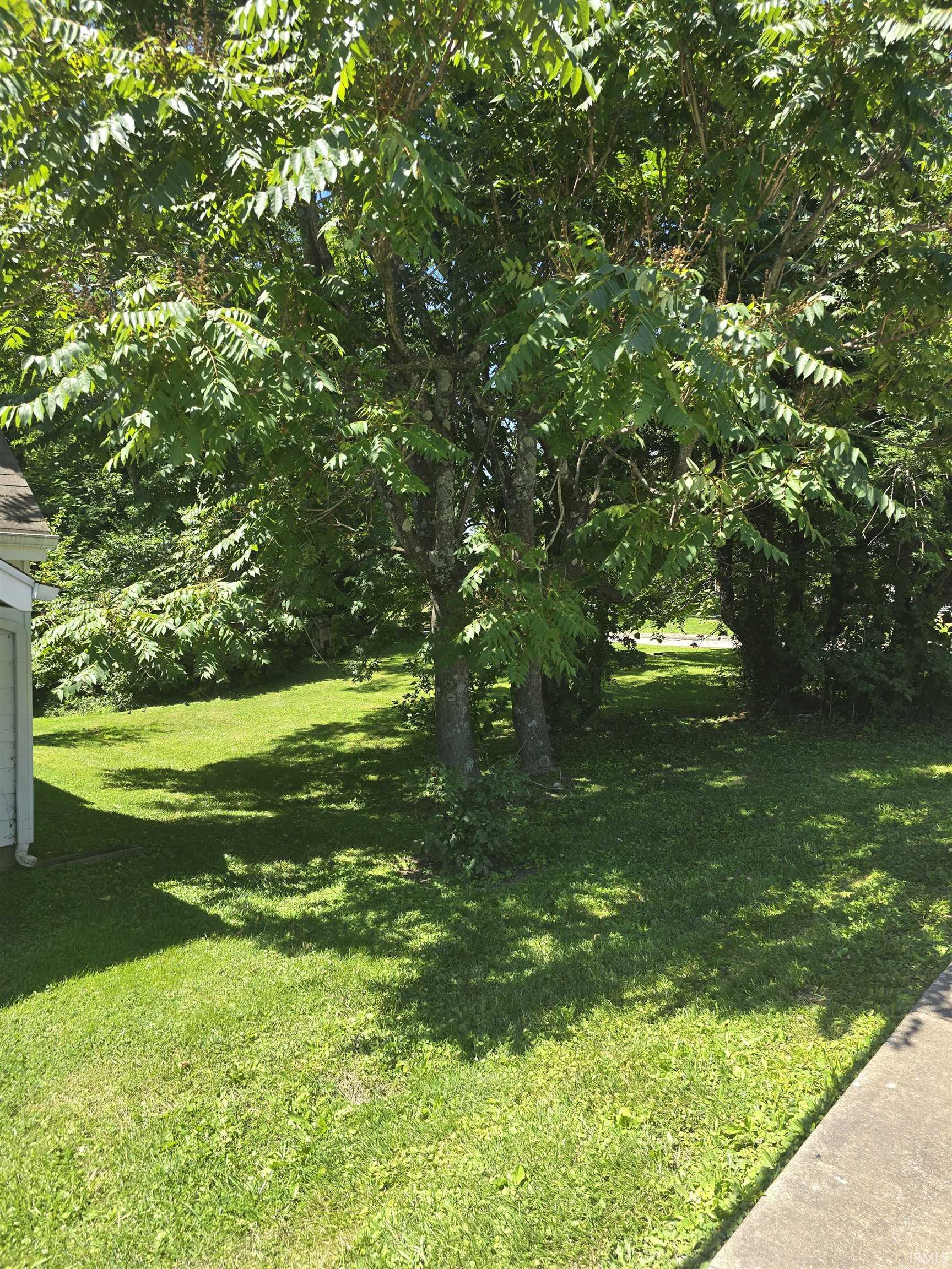 Homes for sale in Bloomington, IN | 1103b W 11th St, Bloomington, IN 47404 | MLS# 202422393