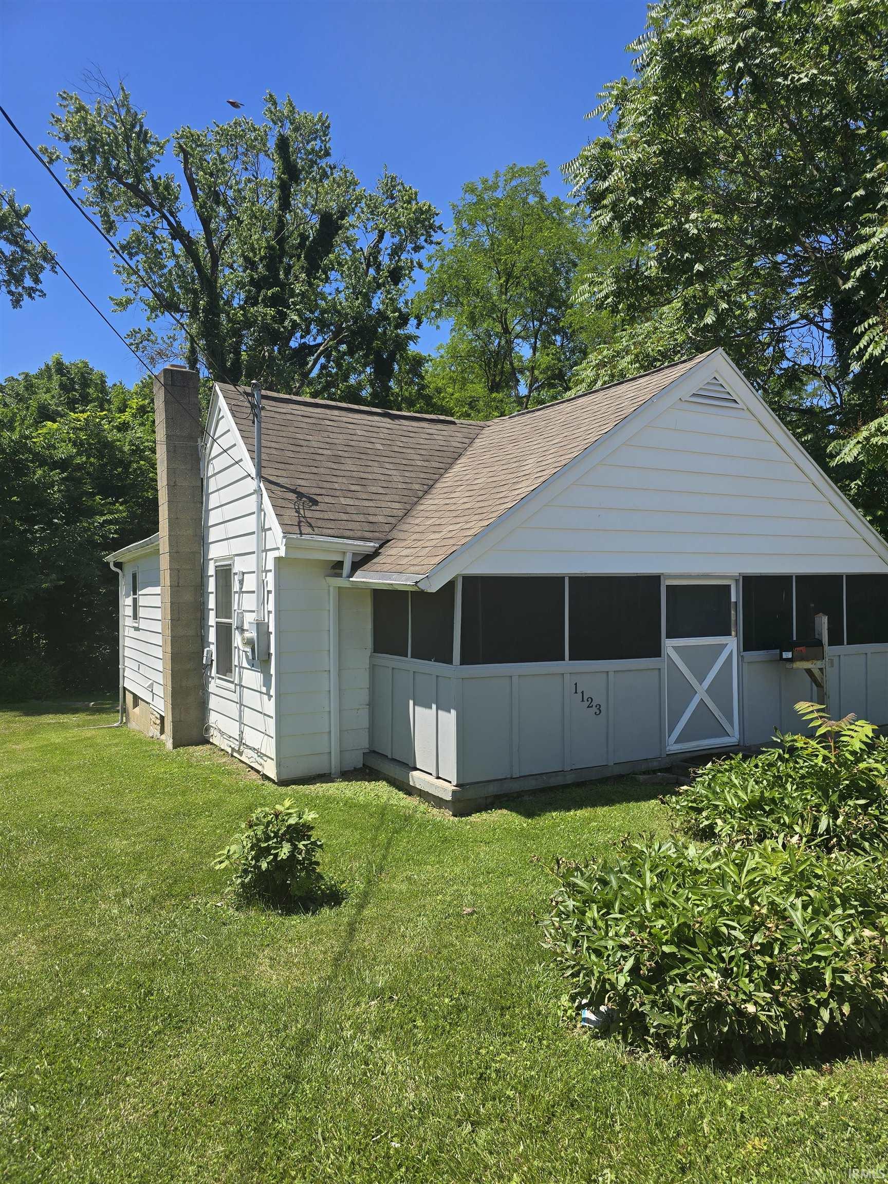 Homes for sale in Bloomington, IN | 1123 W 11th St, Bloomington, IN 47404 | MLS# 202422695