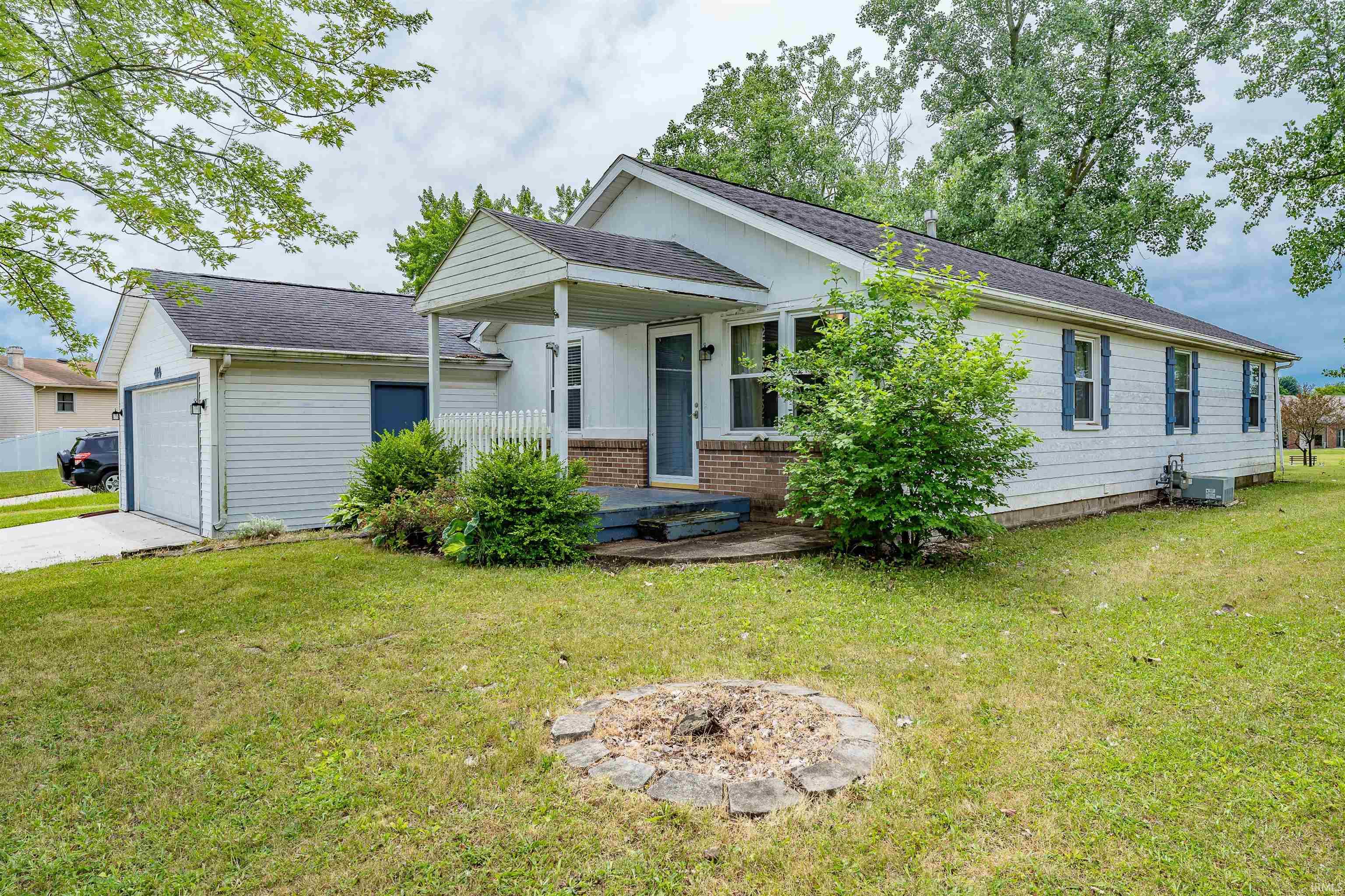 414 W Columbia Parkway
