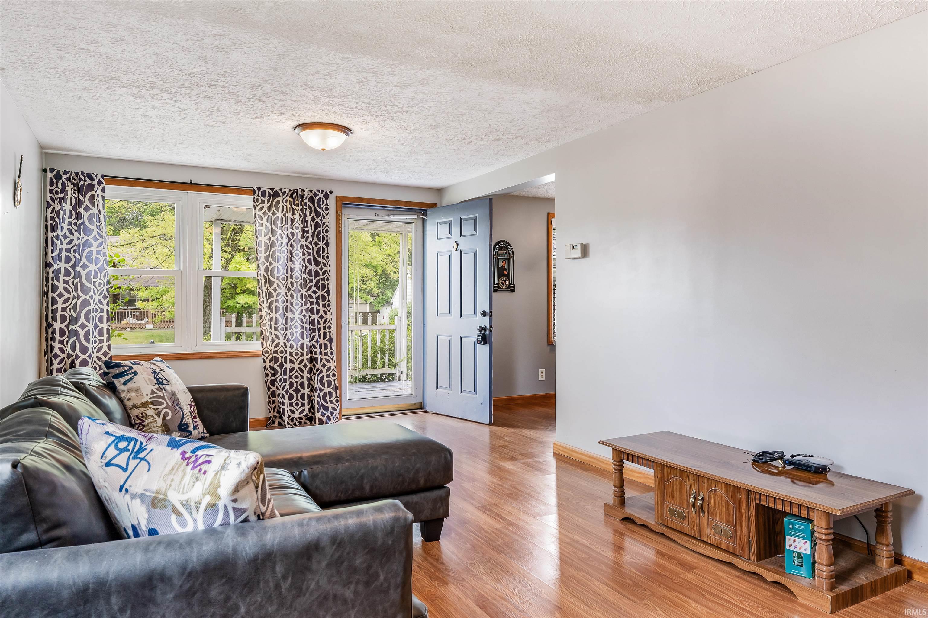 414 W Columbia Parkway