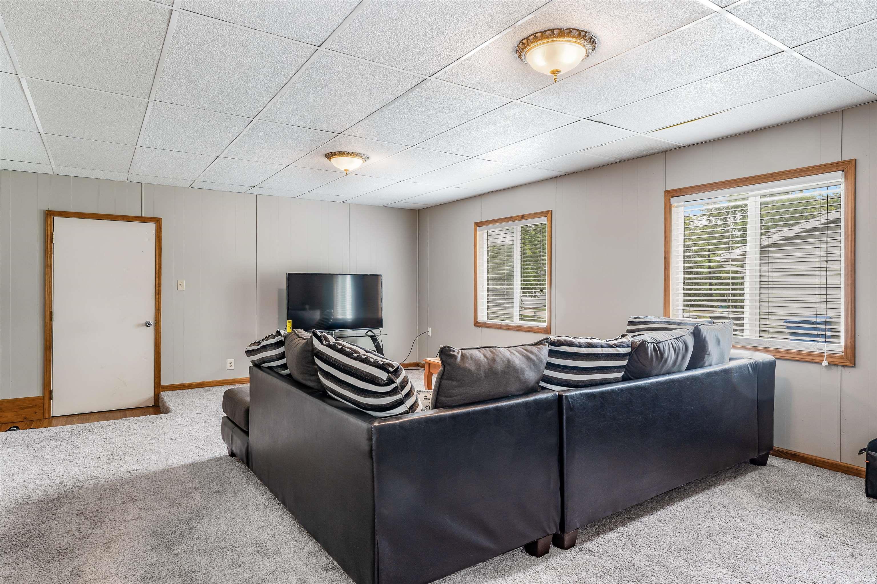 414 W Columbia Parkway