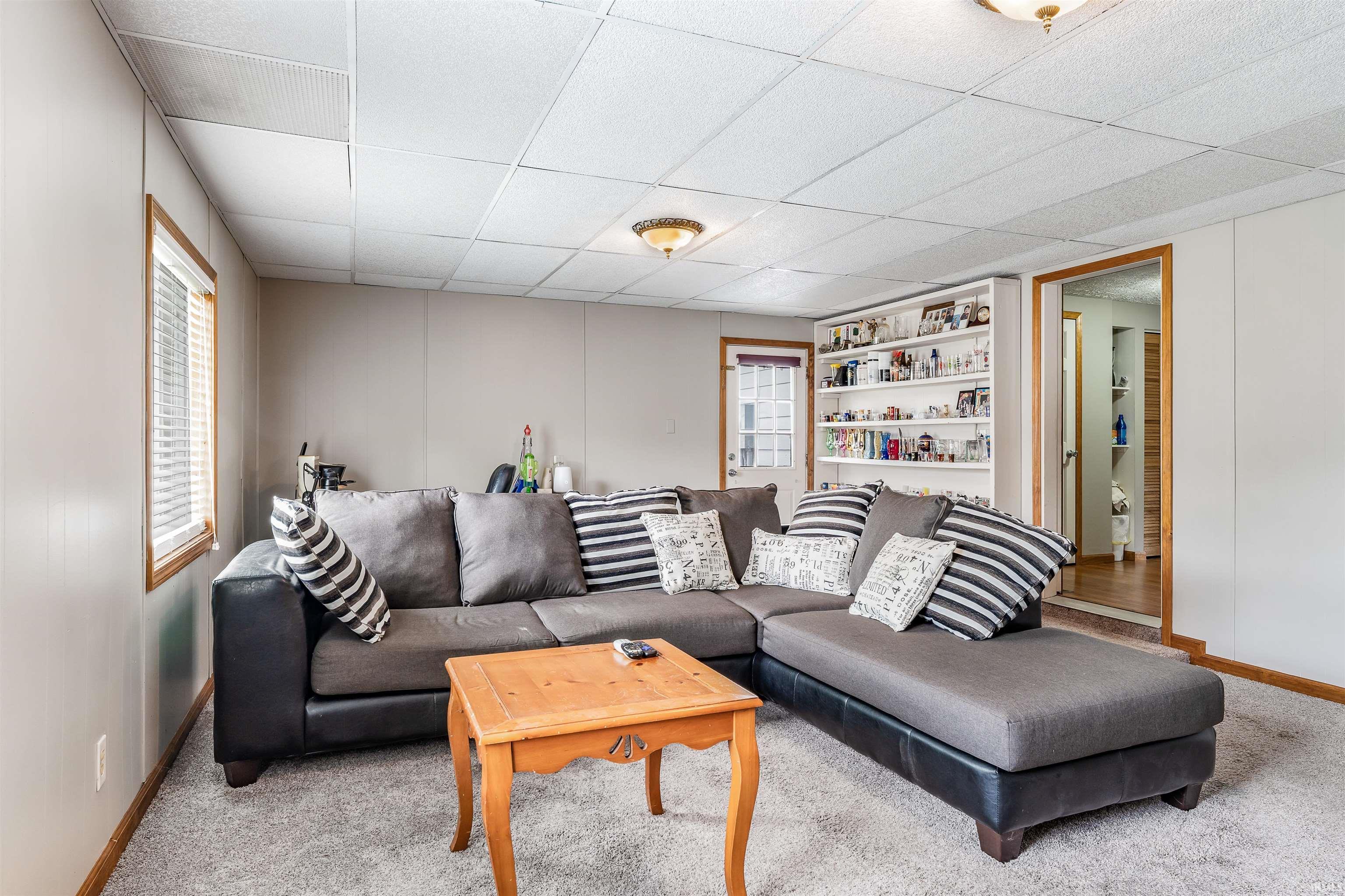 414 W Columbia Parkway