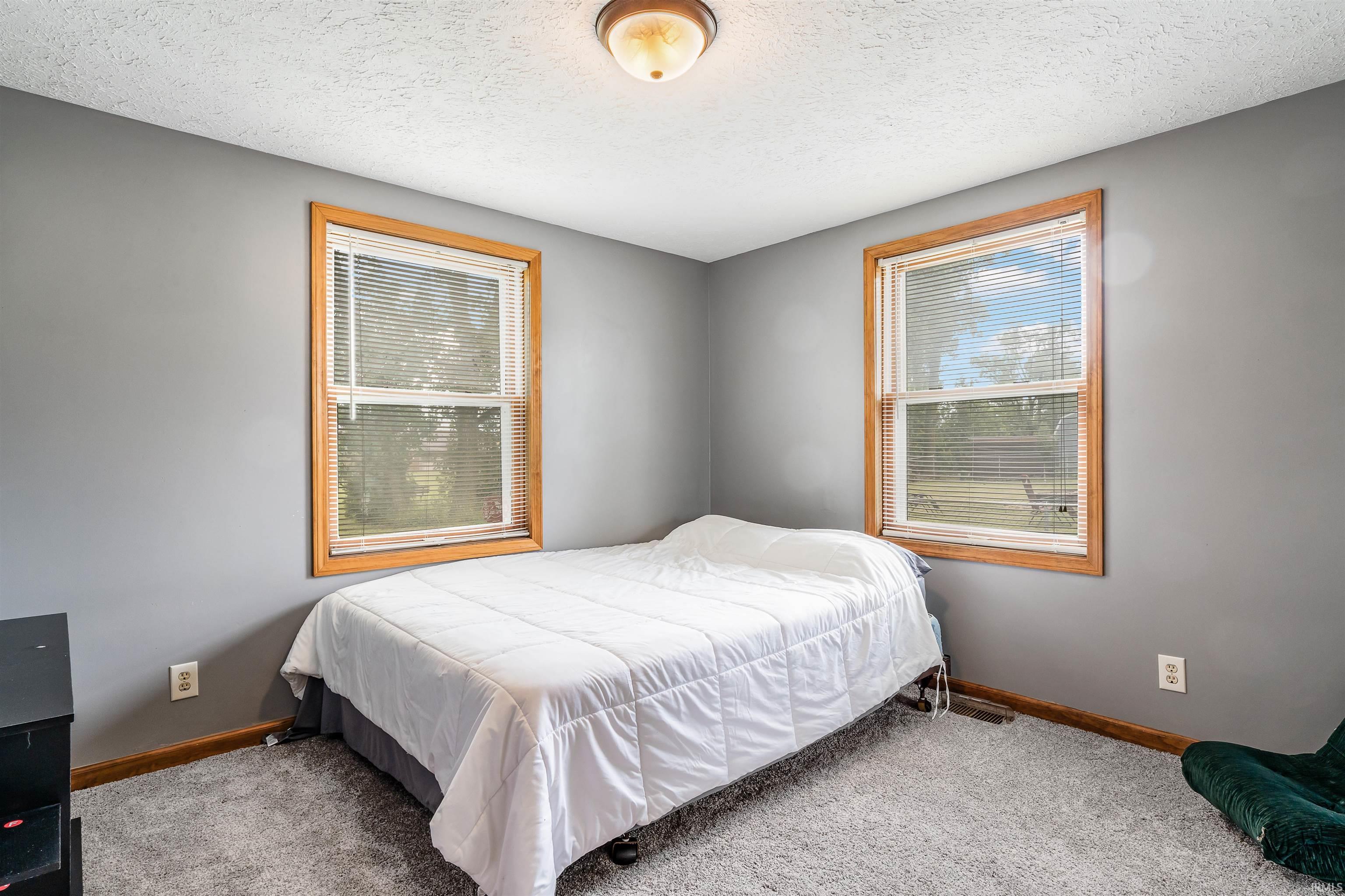 414 W Columbia Parkway