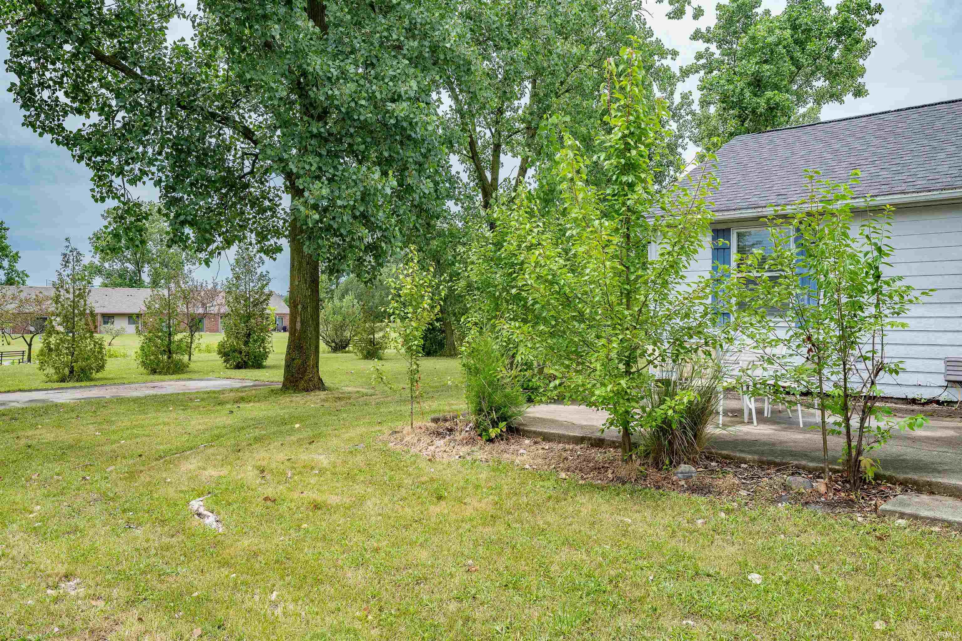 414 W Columbia Parkway