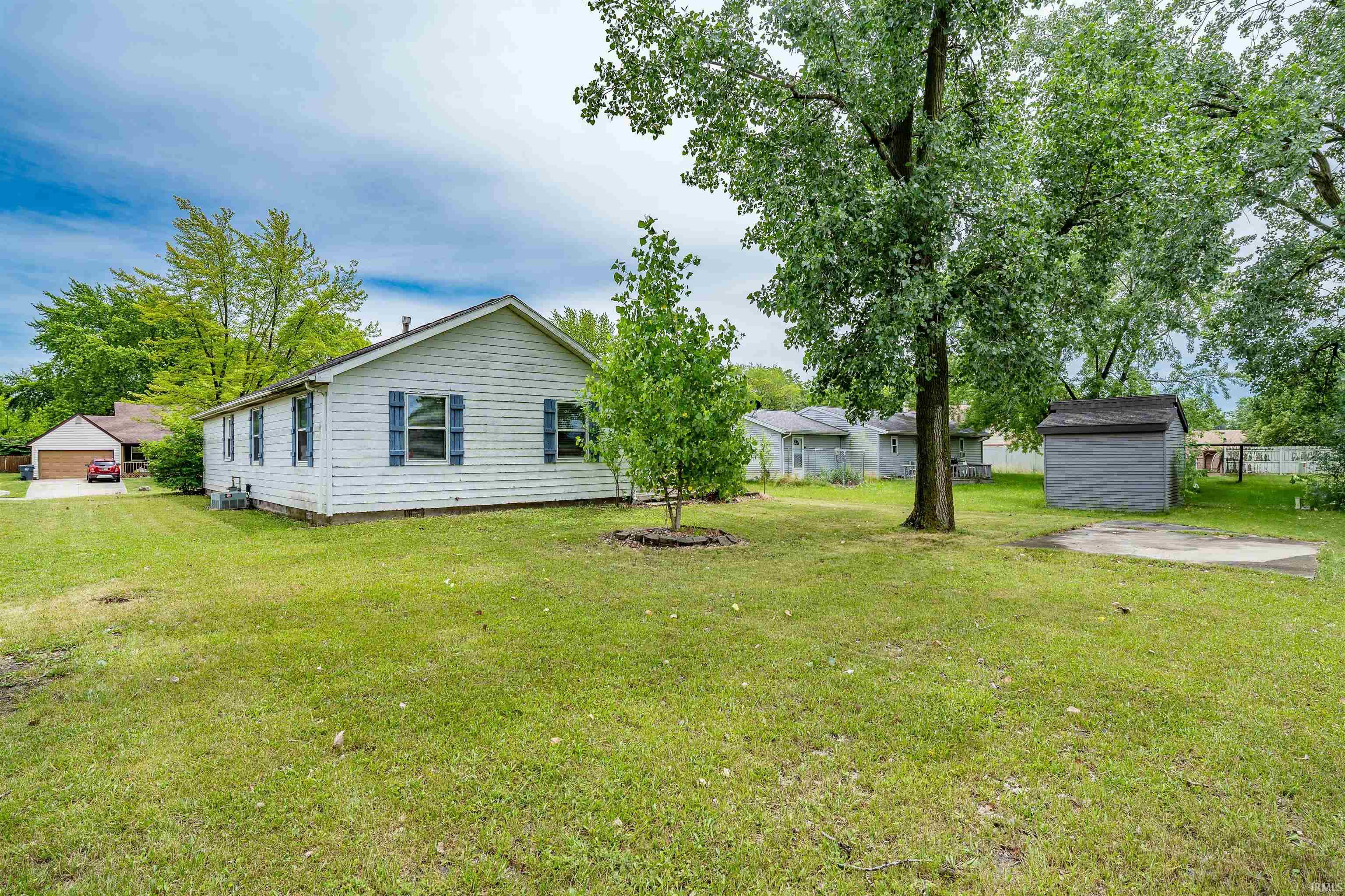 414 W Columbia Parkway