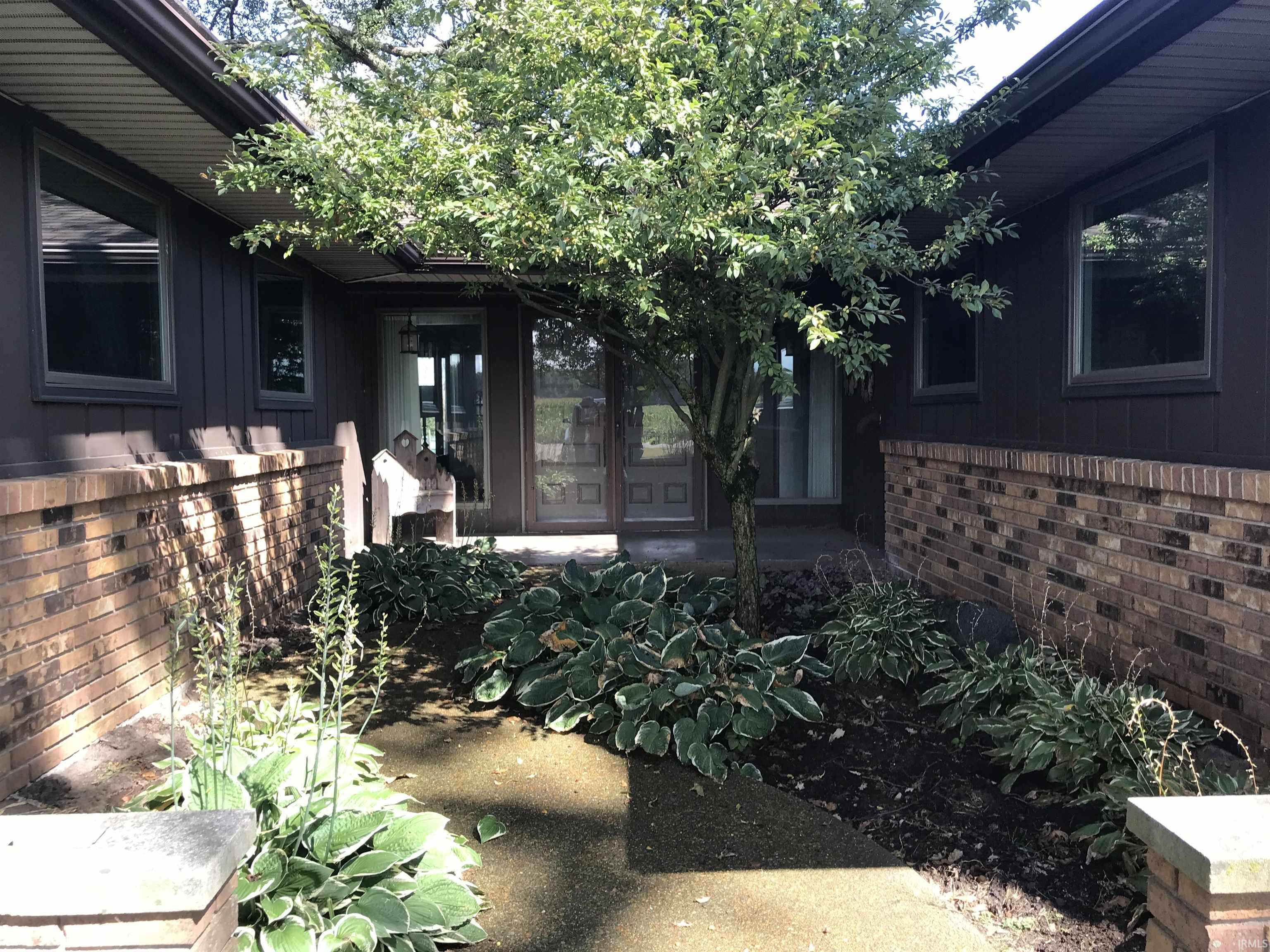 Photo 10 of 1550 W Union Street