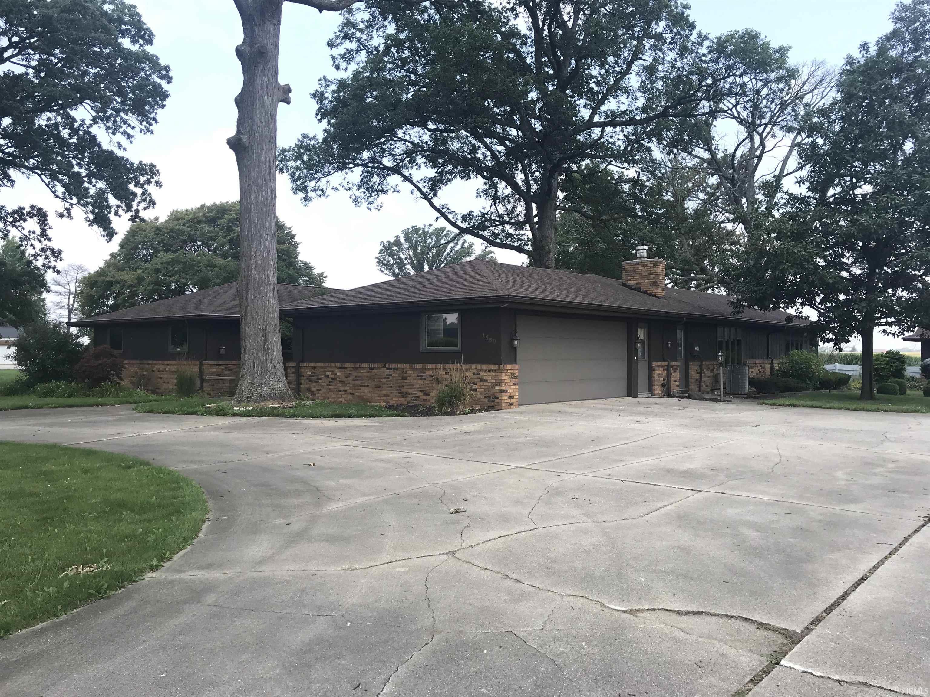 Photo 2 of 1550 W Union Street