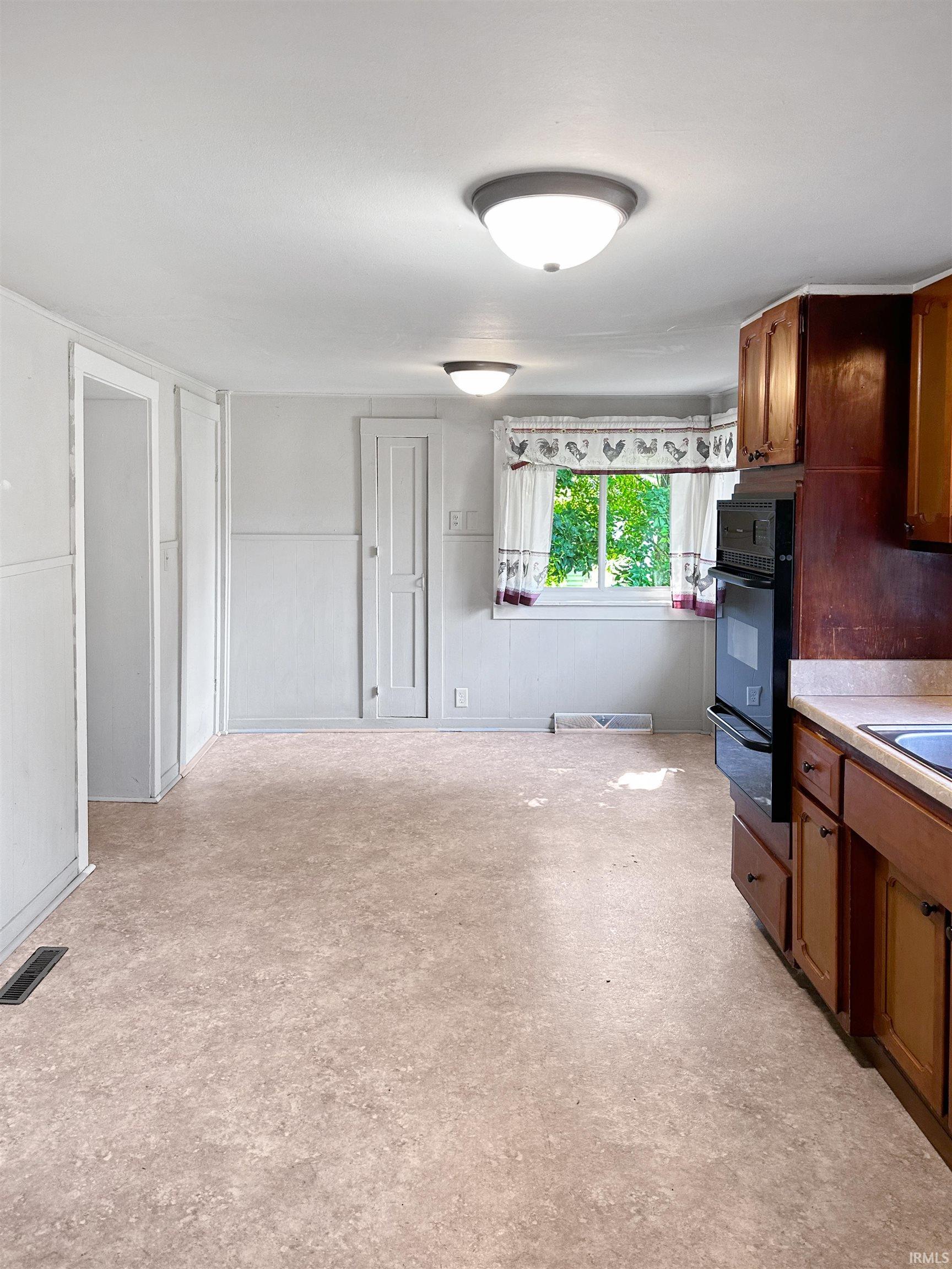 209 W Van Buren Street