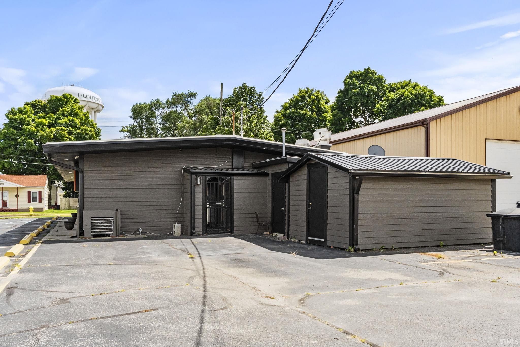 Photo 4 of 770 E Franklin Street