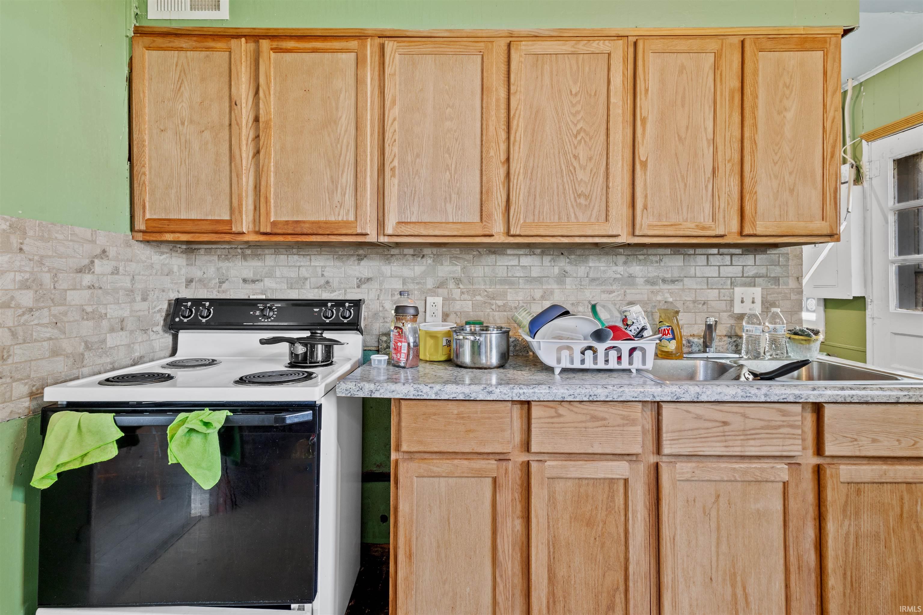 Photo 9 of 5005 Holton Avenue