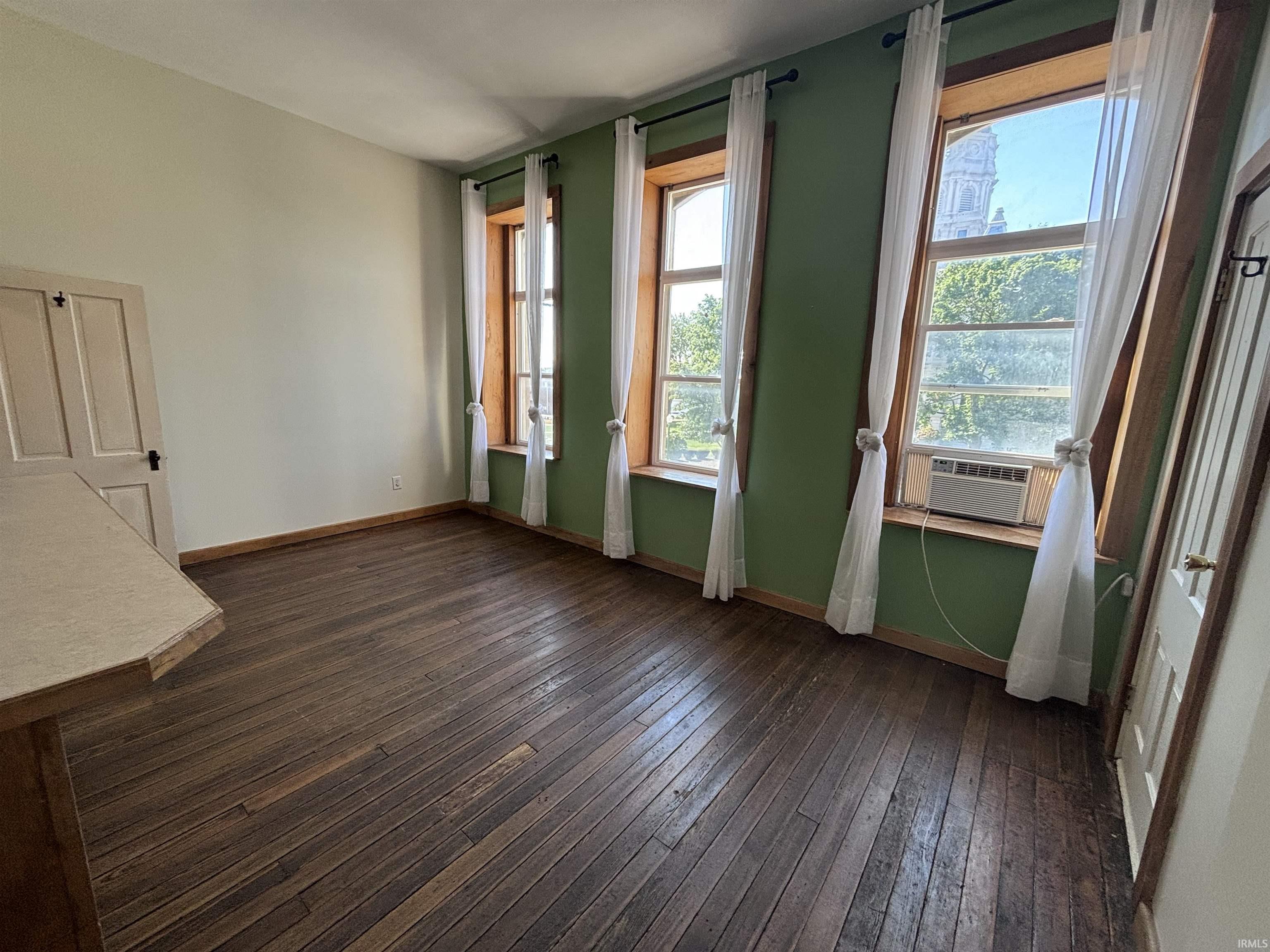 118 W Van Buren Street 201