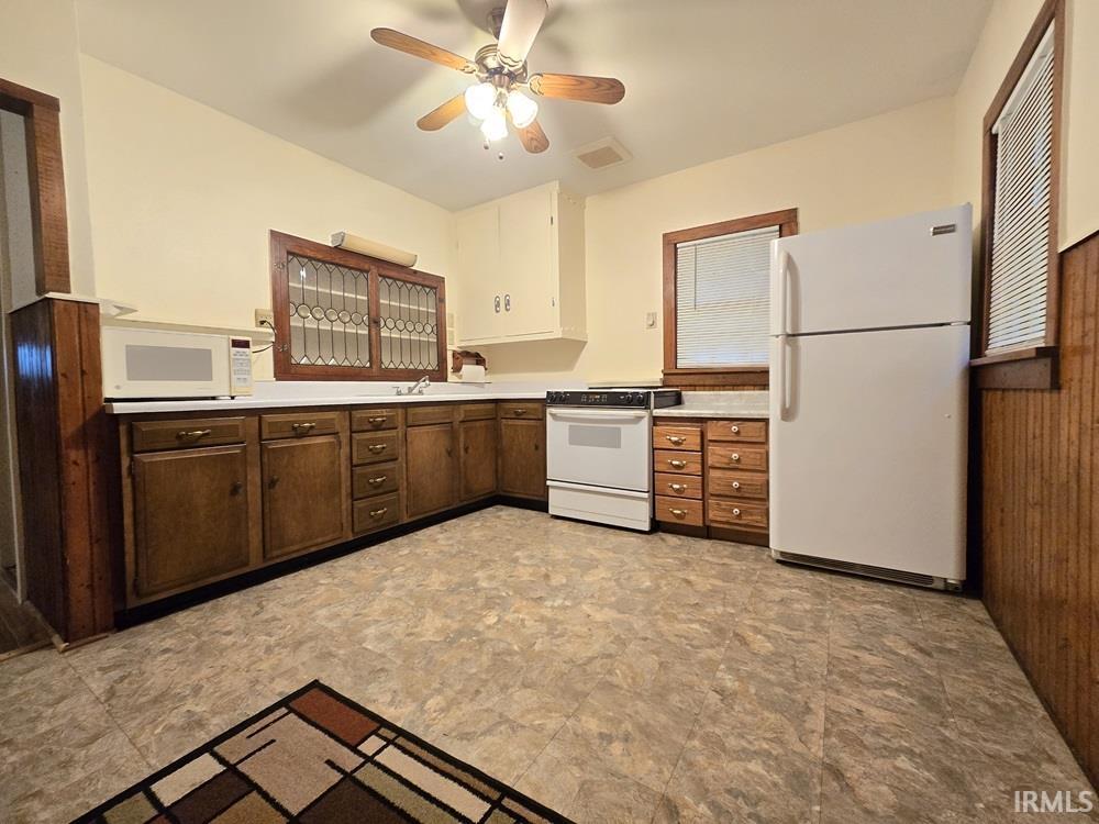 1499 Lakeshore Drive