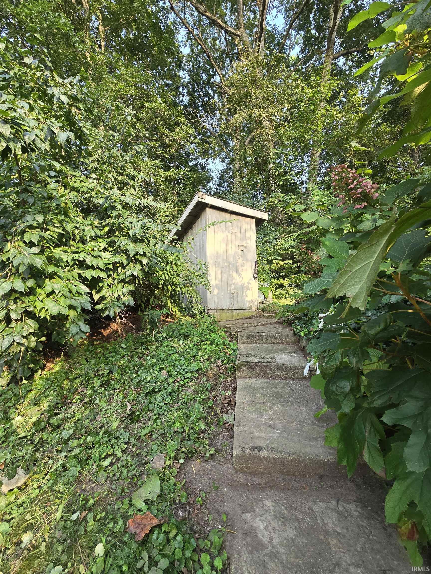1499 Lakeshore Drive