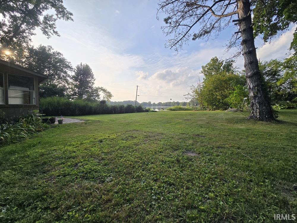 1499 Lakeshore Drive