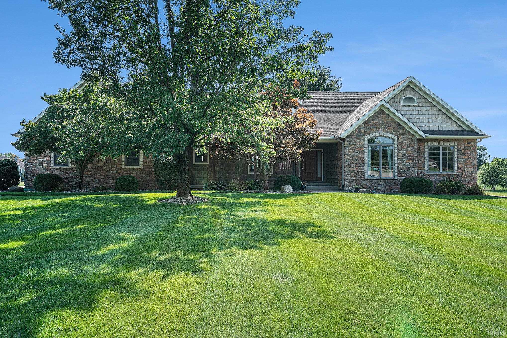 Photo 2 of 11334 Fishers Pond