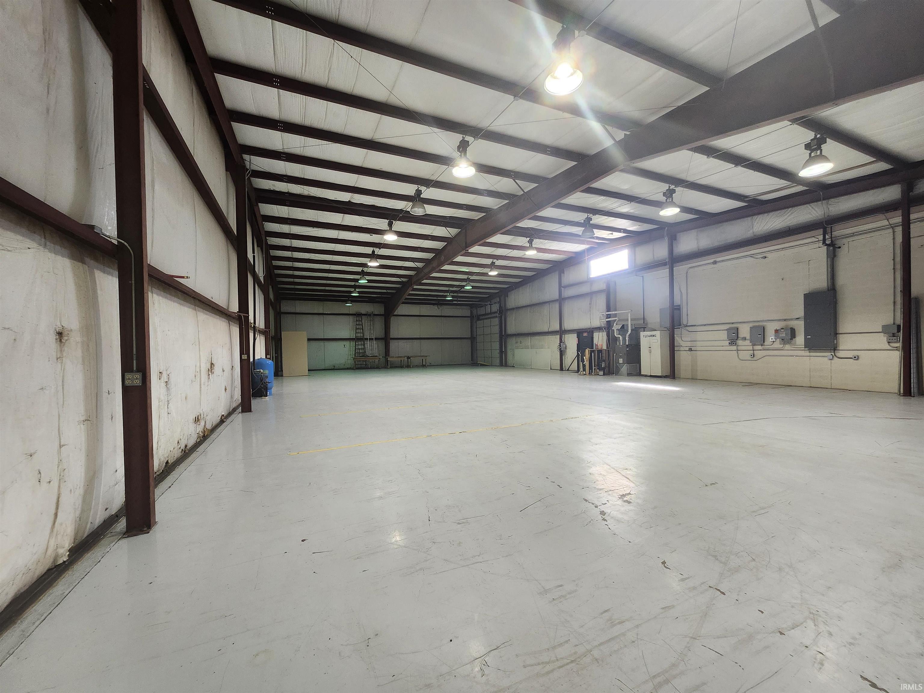 2921 E 400 South