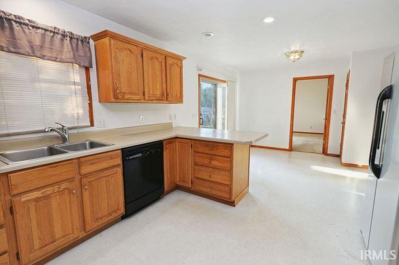 Photo 4 of 23480 Parkwood Pl