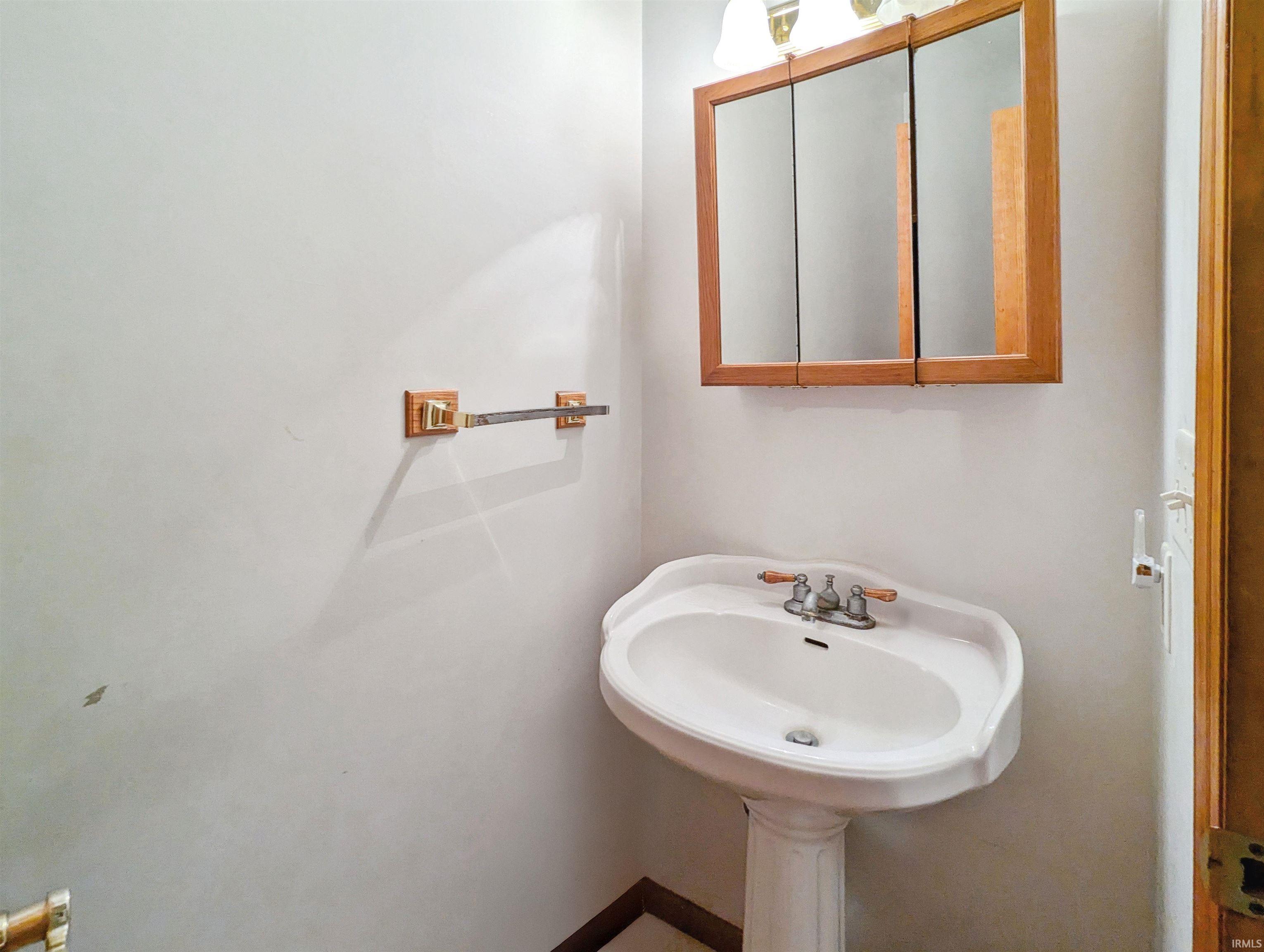 Photo 8 of 23480 Parkwood Pl