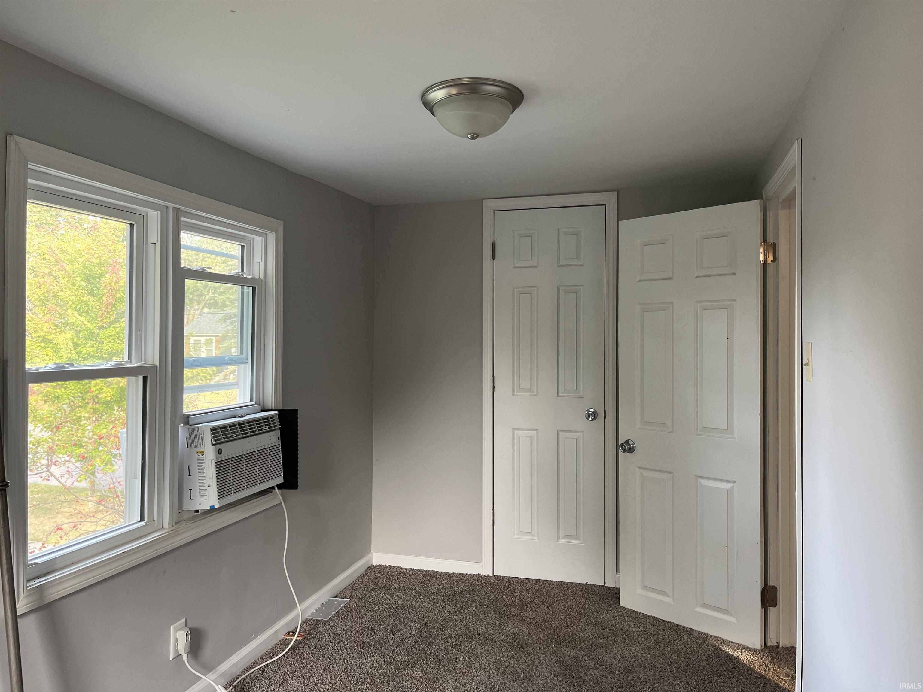 Photo 14 of 917 W Tipton Street