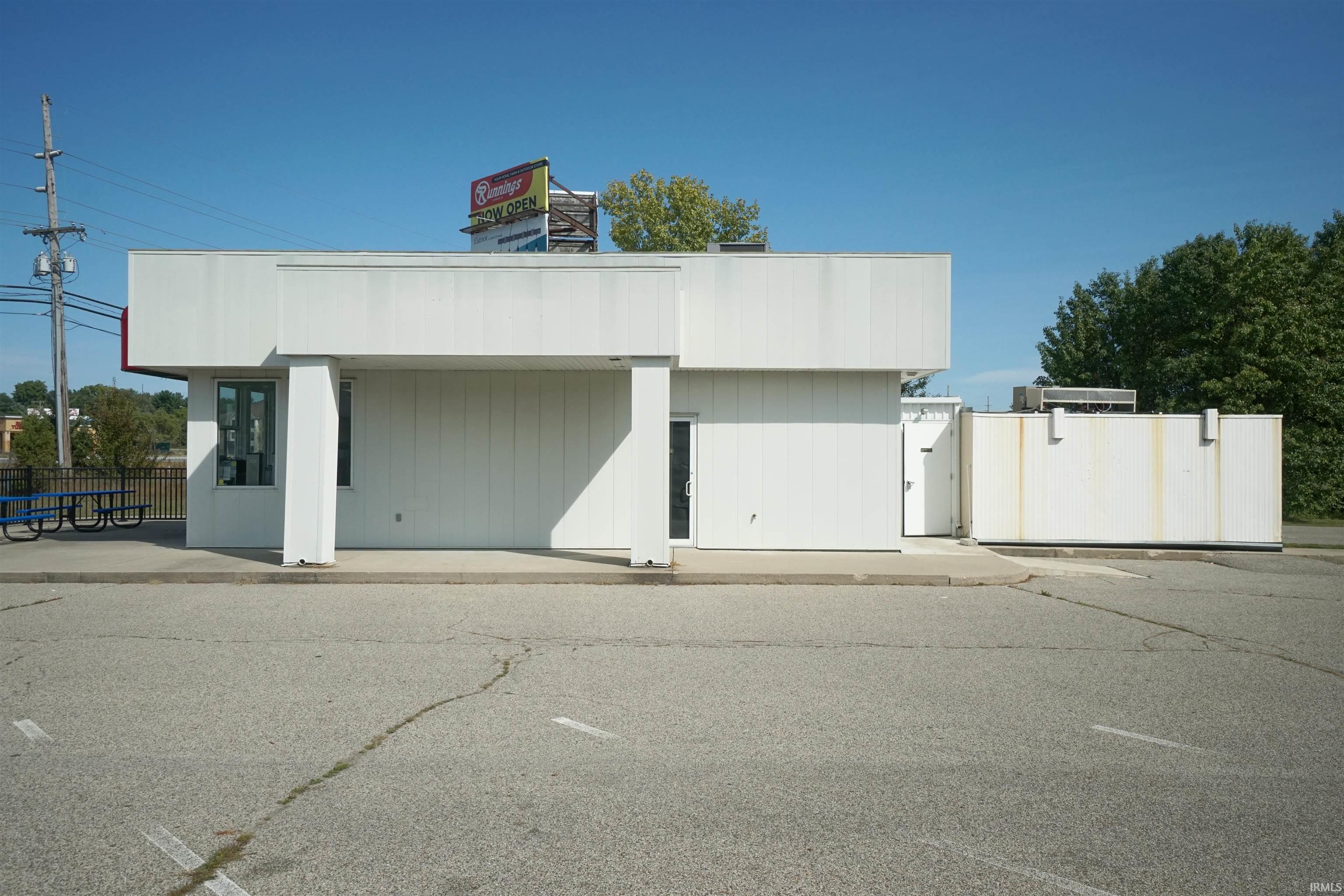 Photo 6 of 2950 Frontage Road