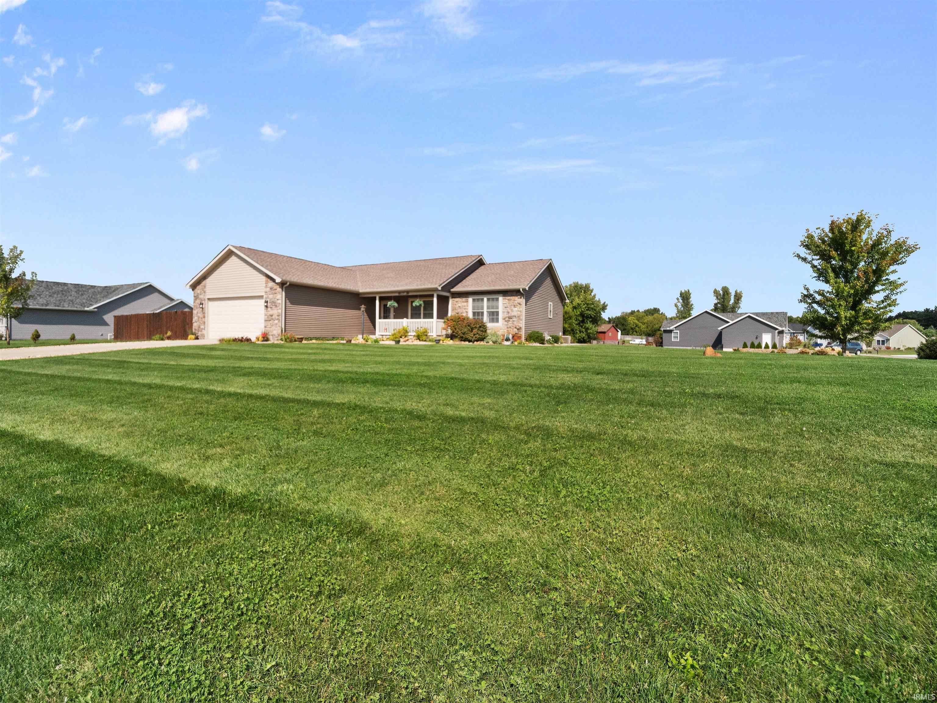 Photo 3 of 2640 E Sage Drive