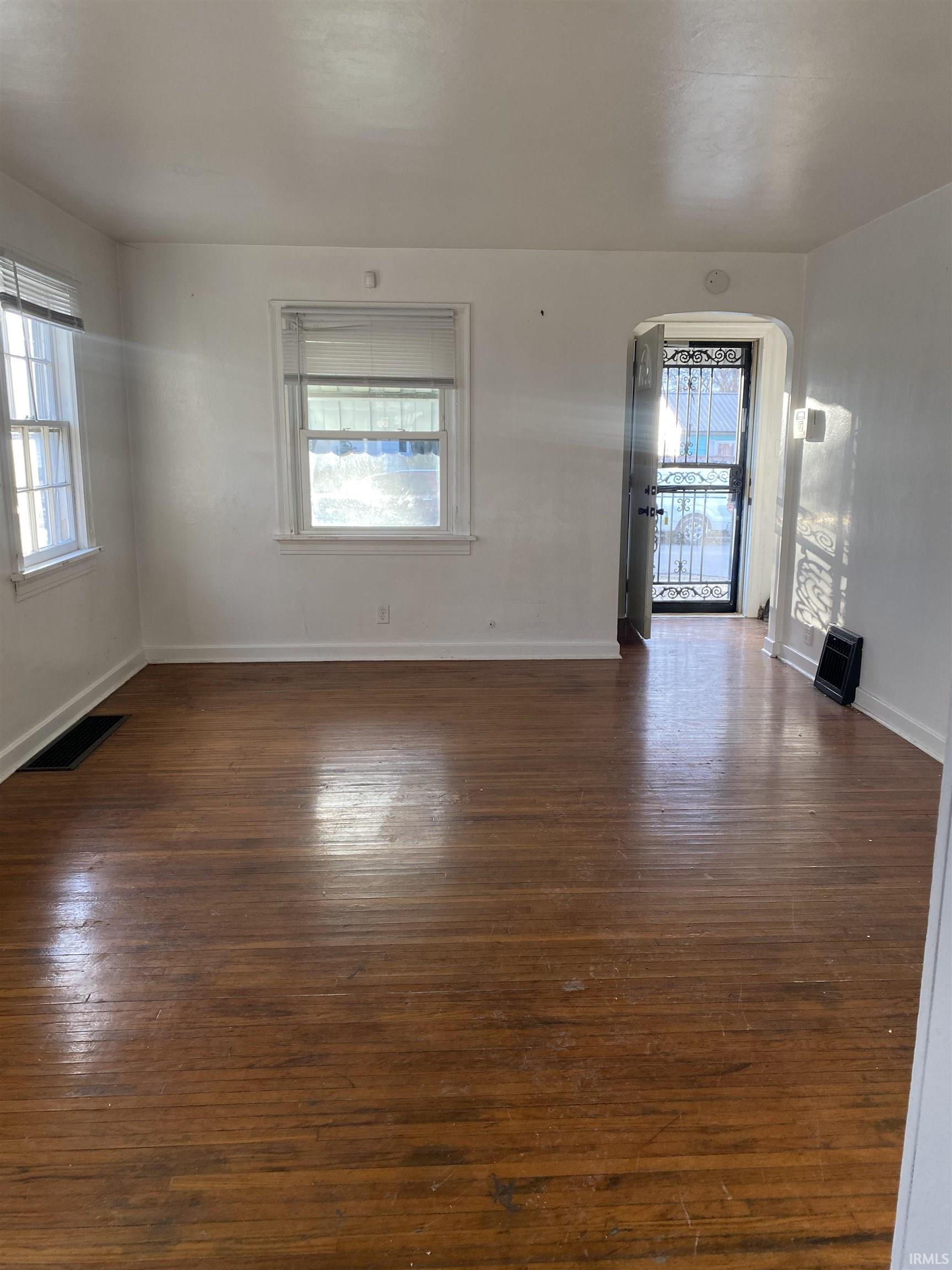 Photo 6 of 4021 S Monroe Street