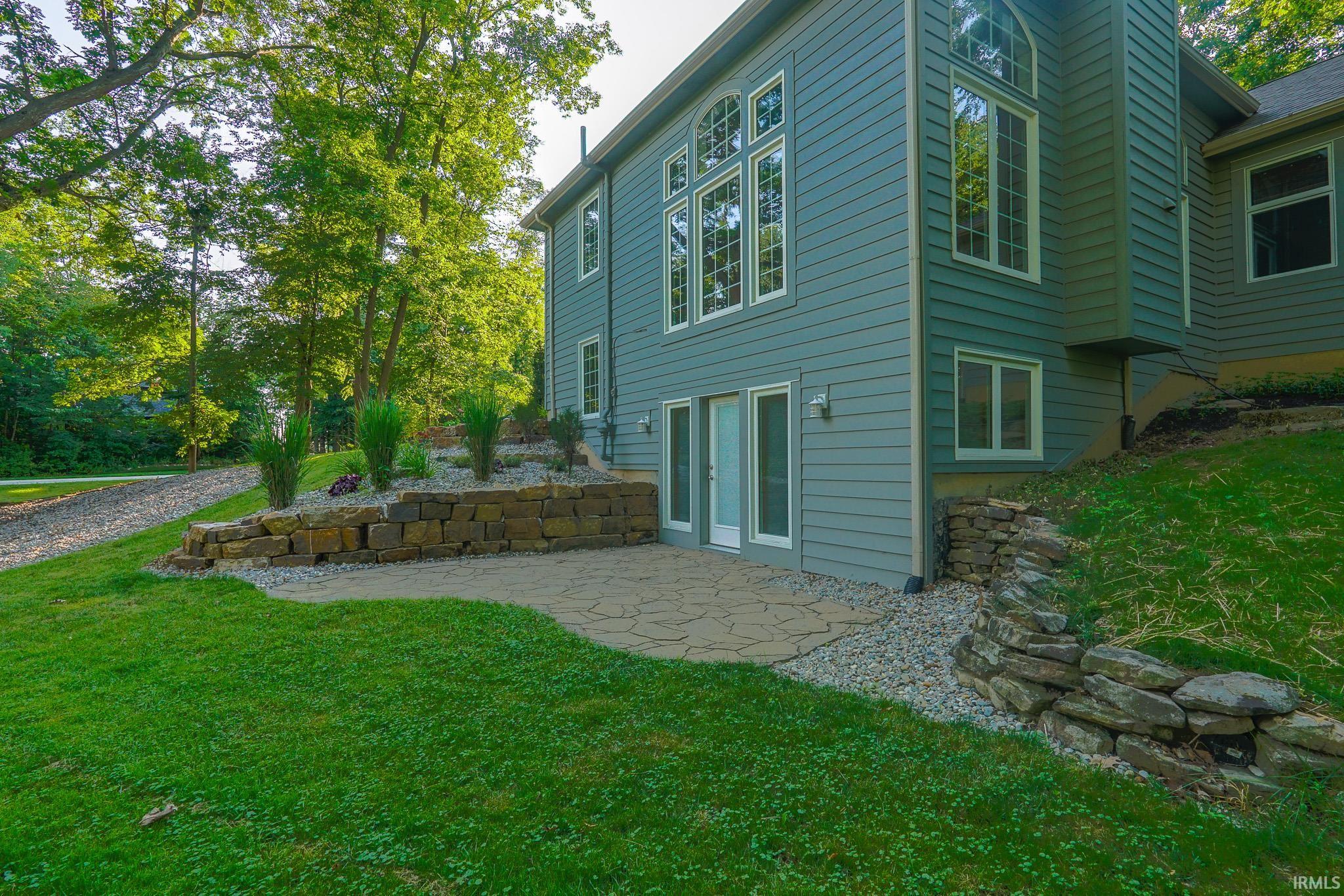 Photo 3 of 1715 Woodland Xing Street