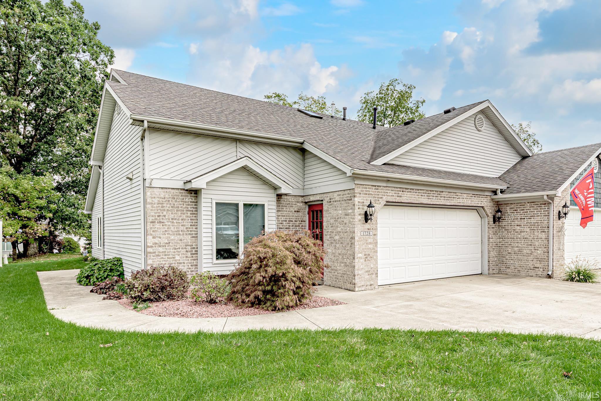 1728 E Inverness Circle