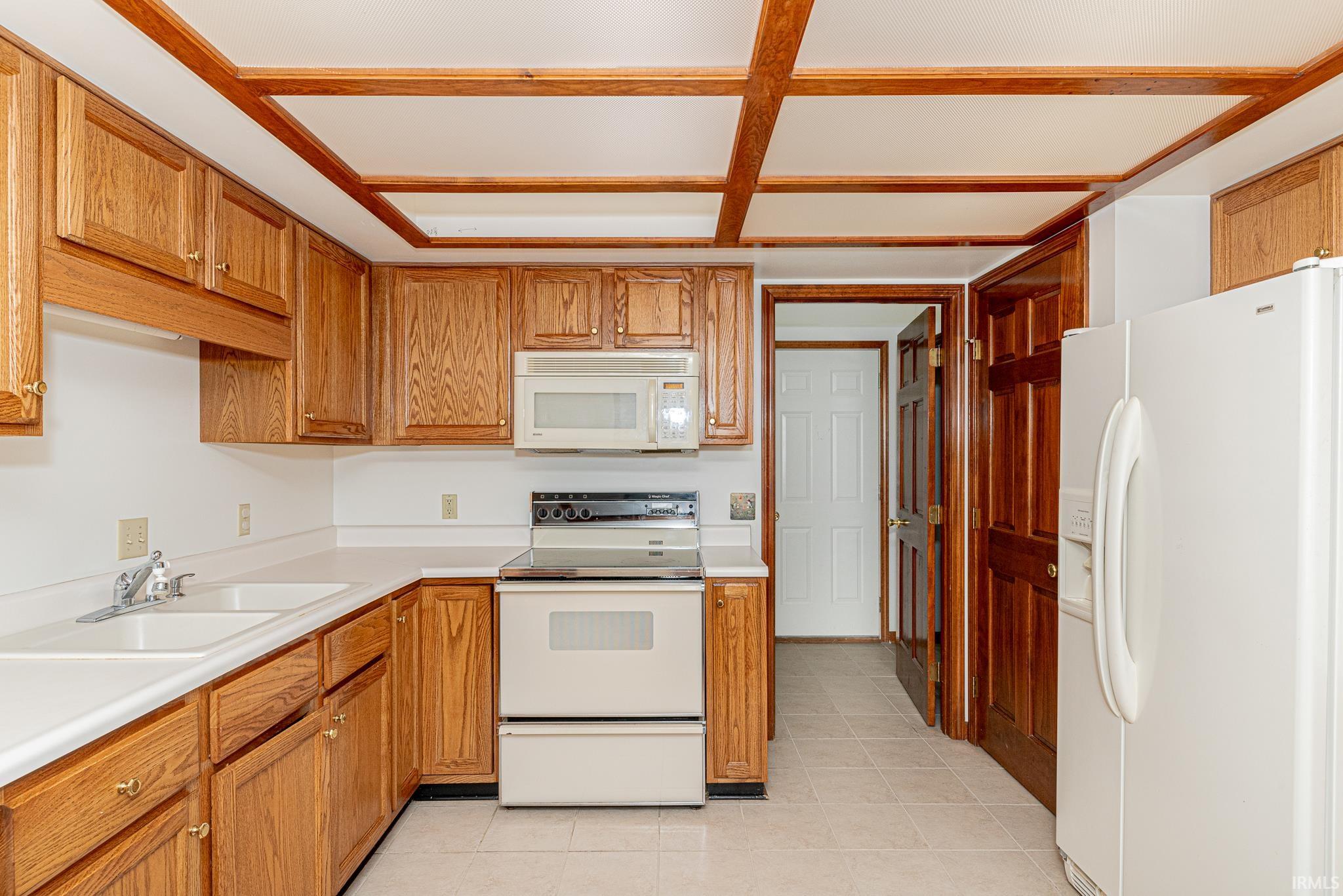 1728 E Inverness Circle
