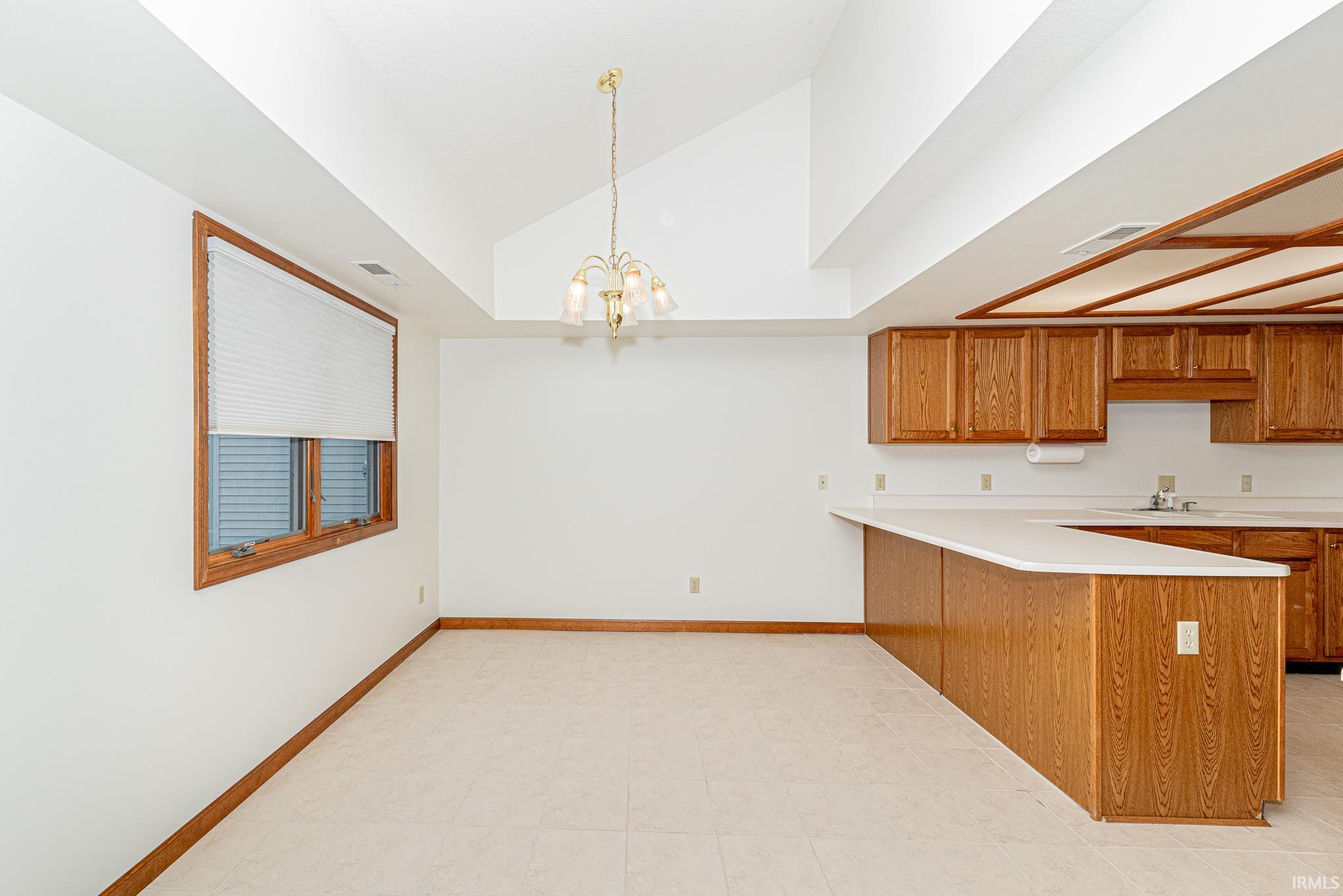 1728 E Inverness Circle