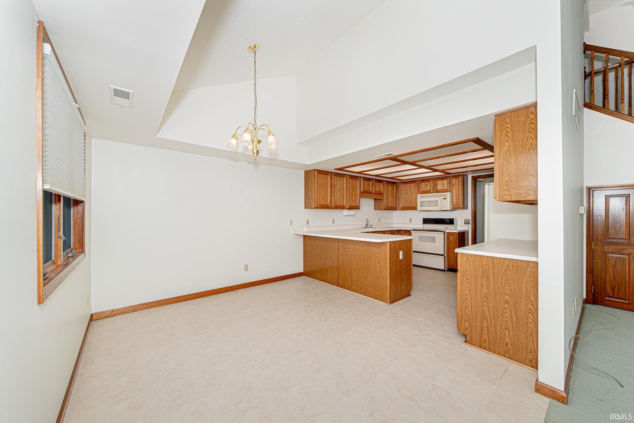 1728 E Inverness Circle