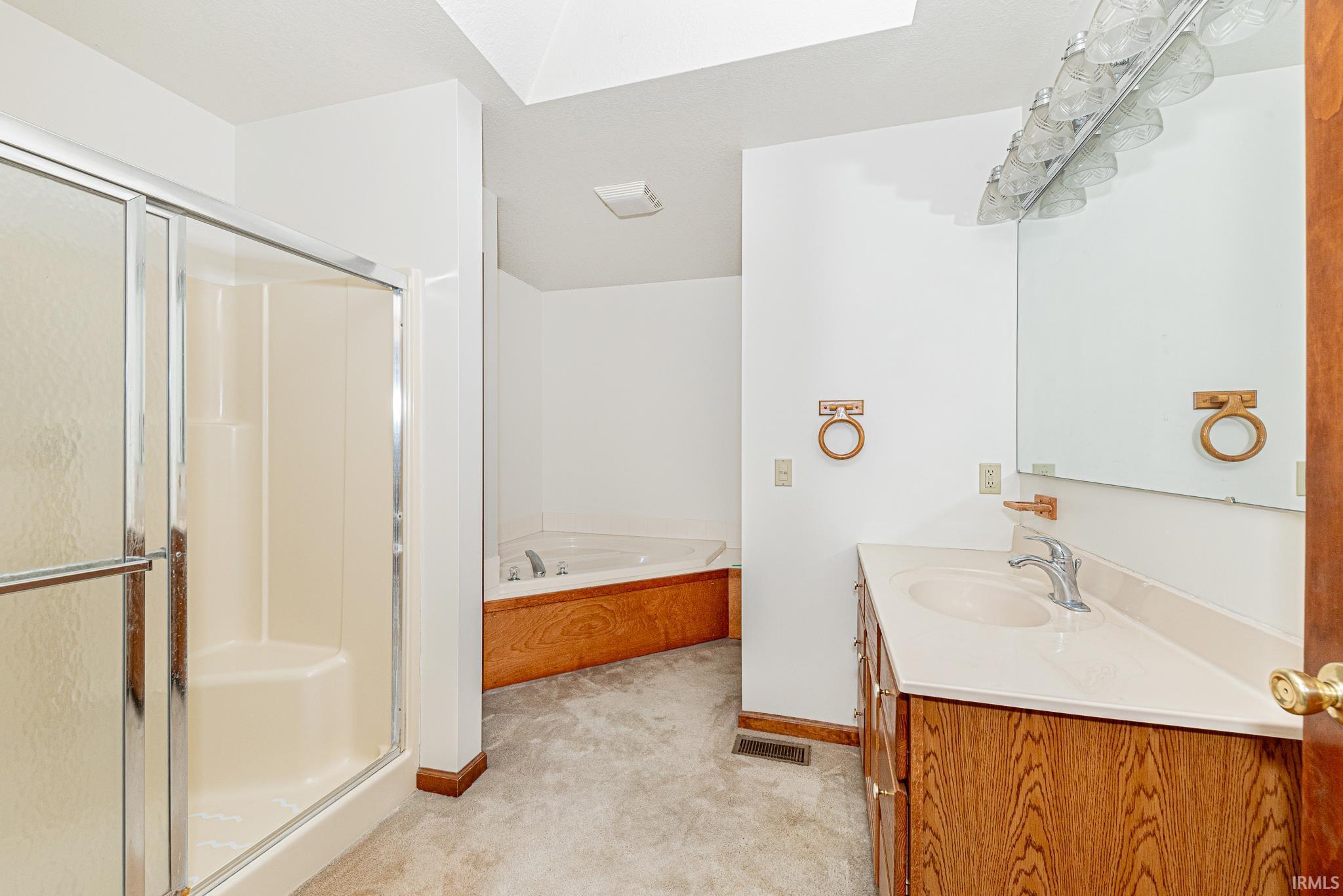 1728 E Inverness Circle