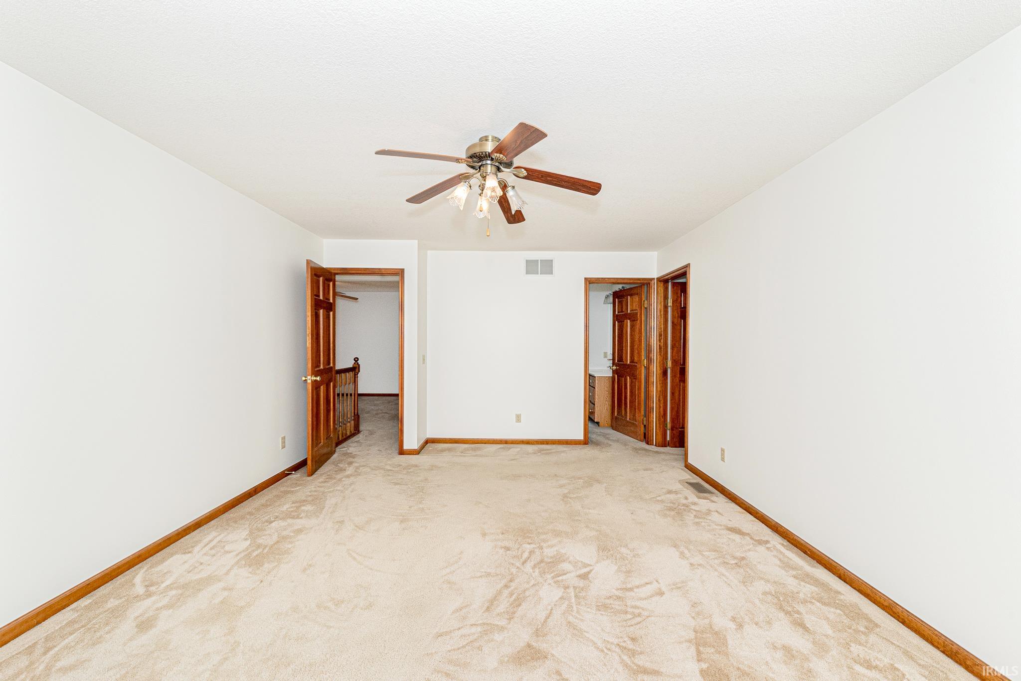 1728 E Inverness Circle
