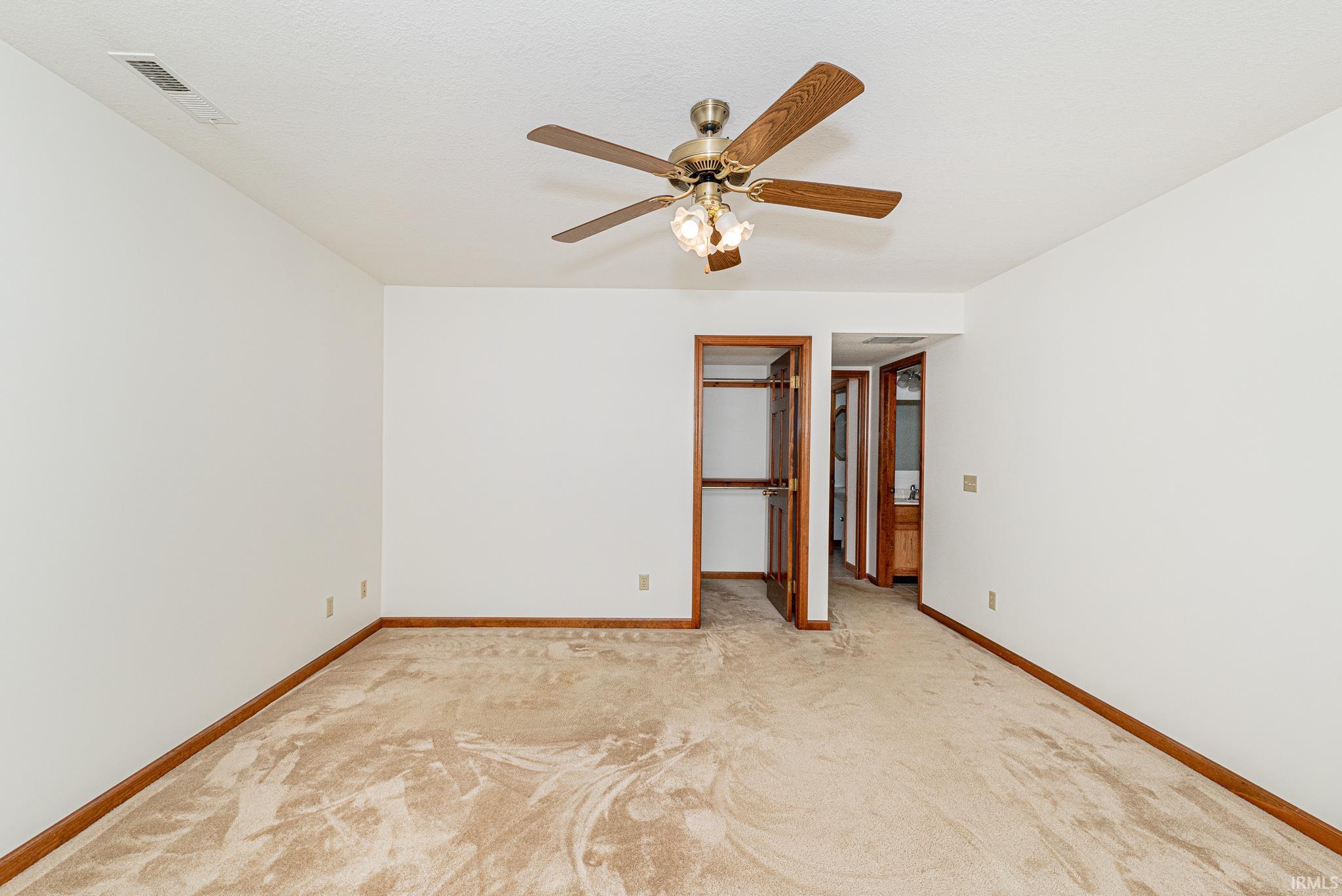 1728 E Inverness Circle