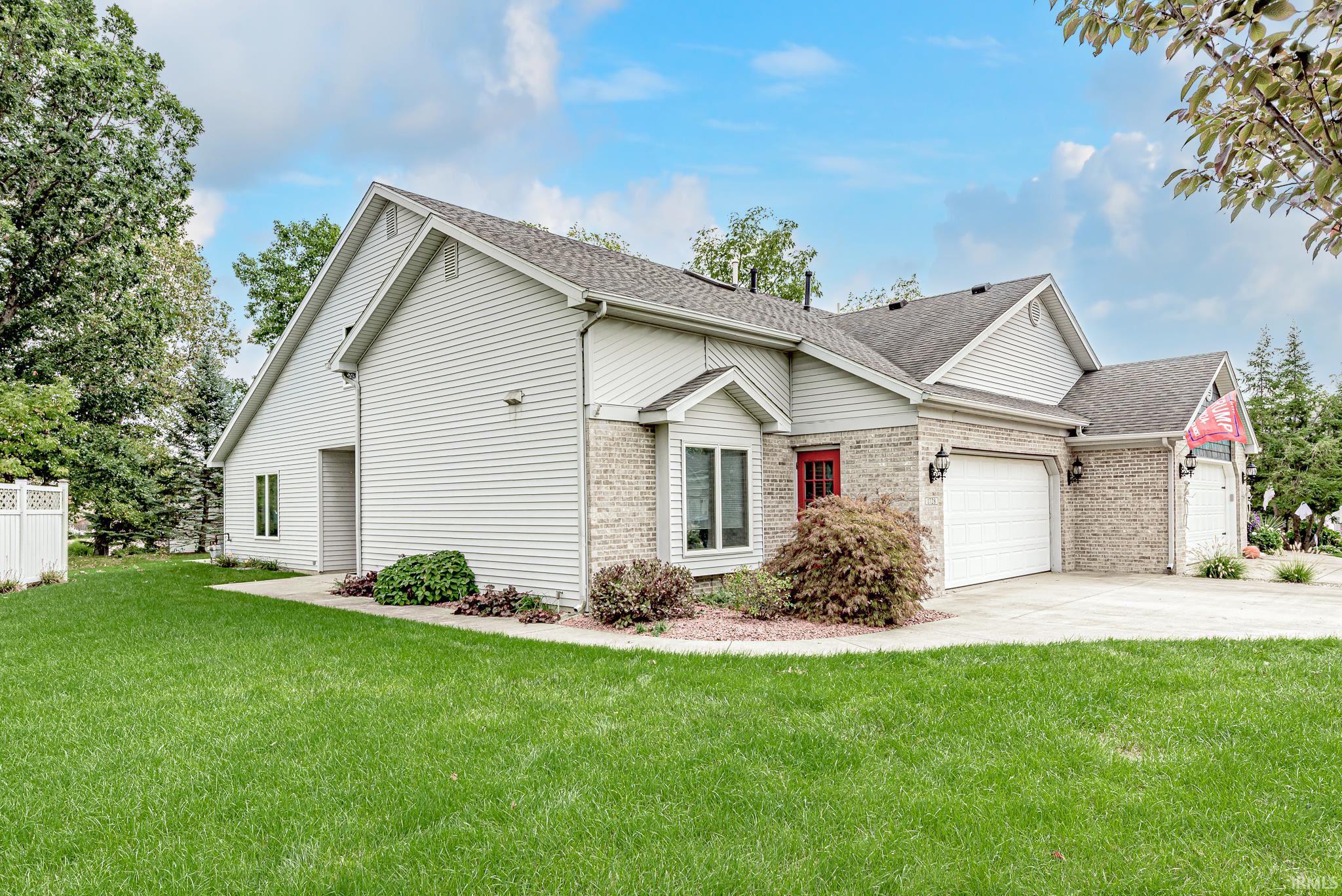 1728 E Inverness Circle