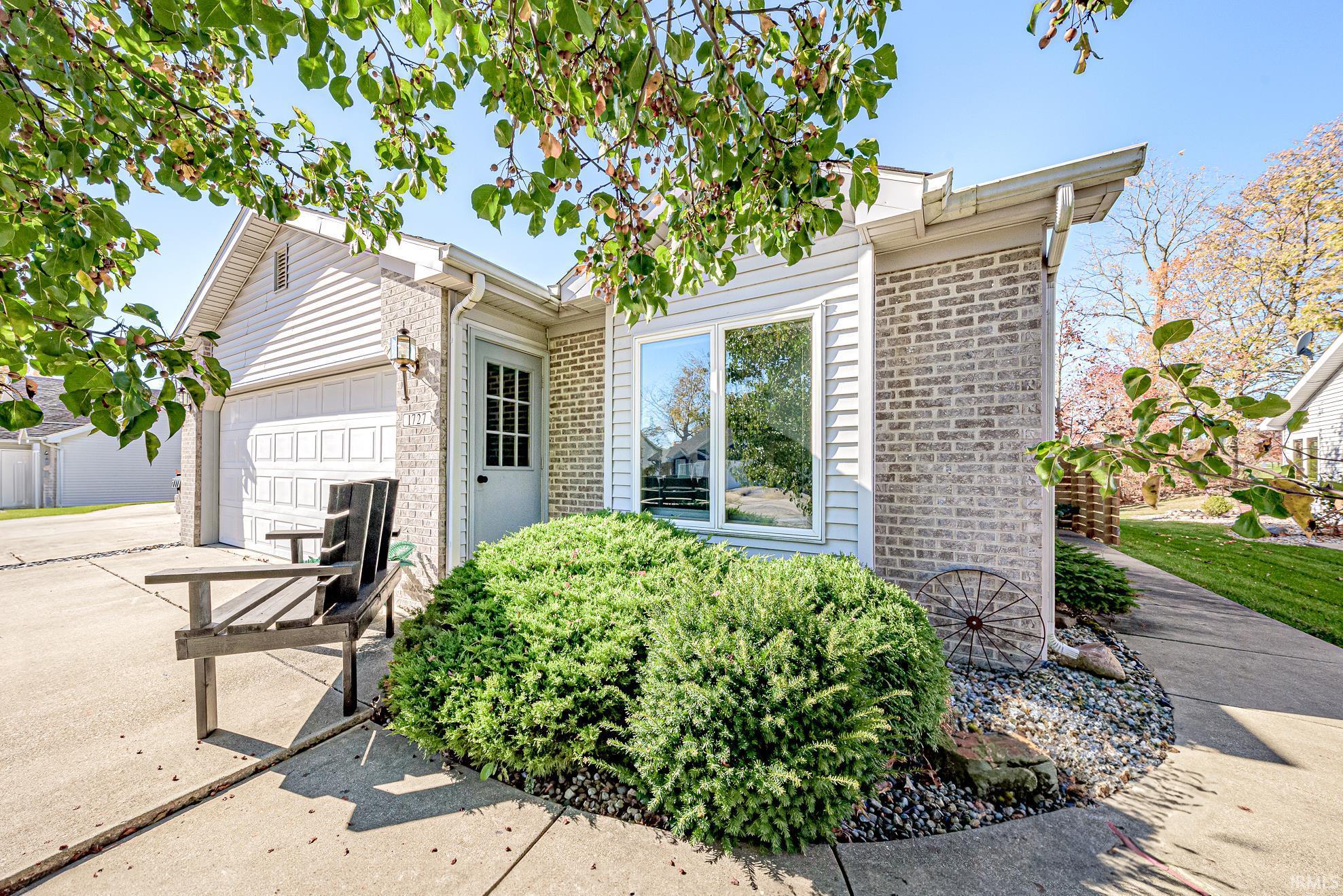 1727 E Inverness Circle