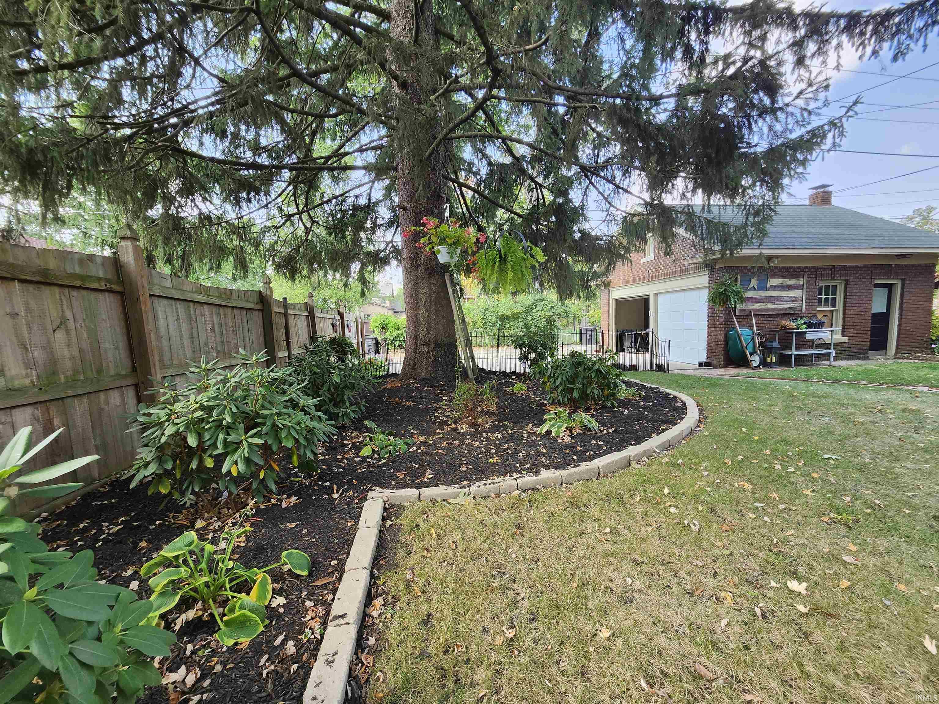 2111 N Anthony Boulevard