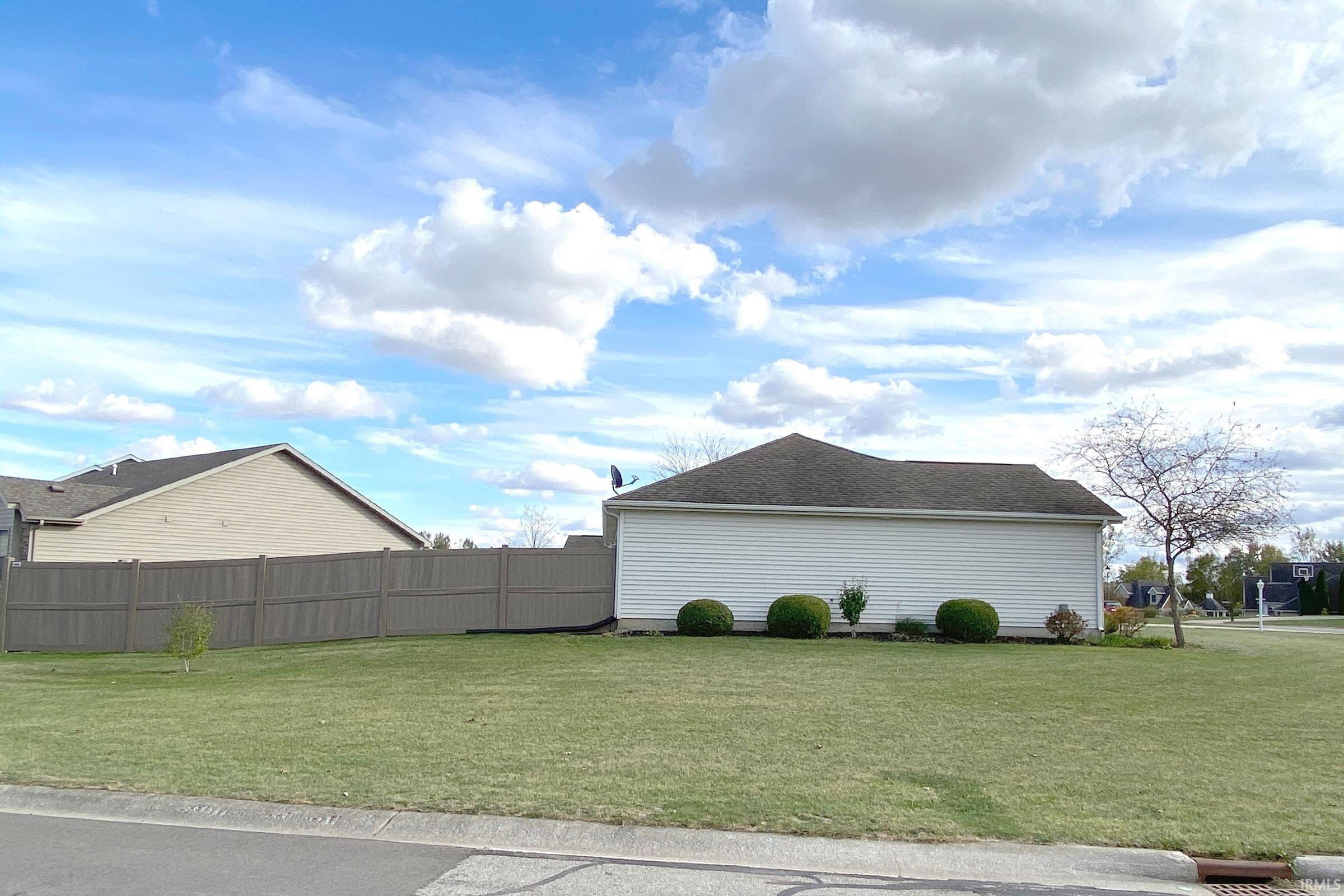 347 S Eagle Glen Trail